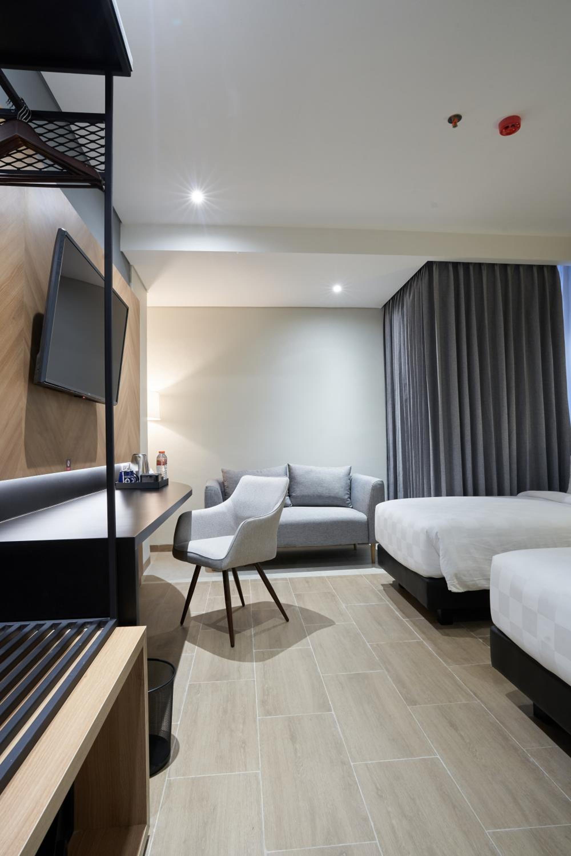 Deluxe Twin Room - Photo 2