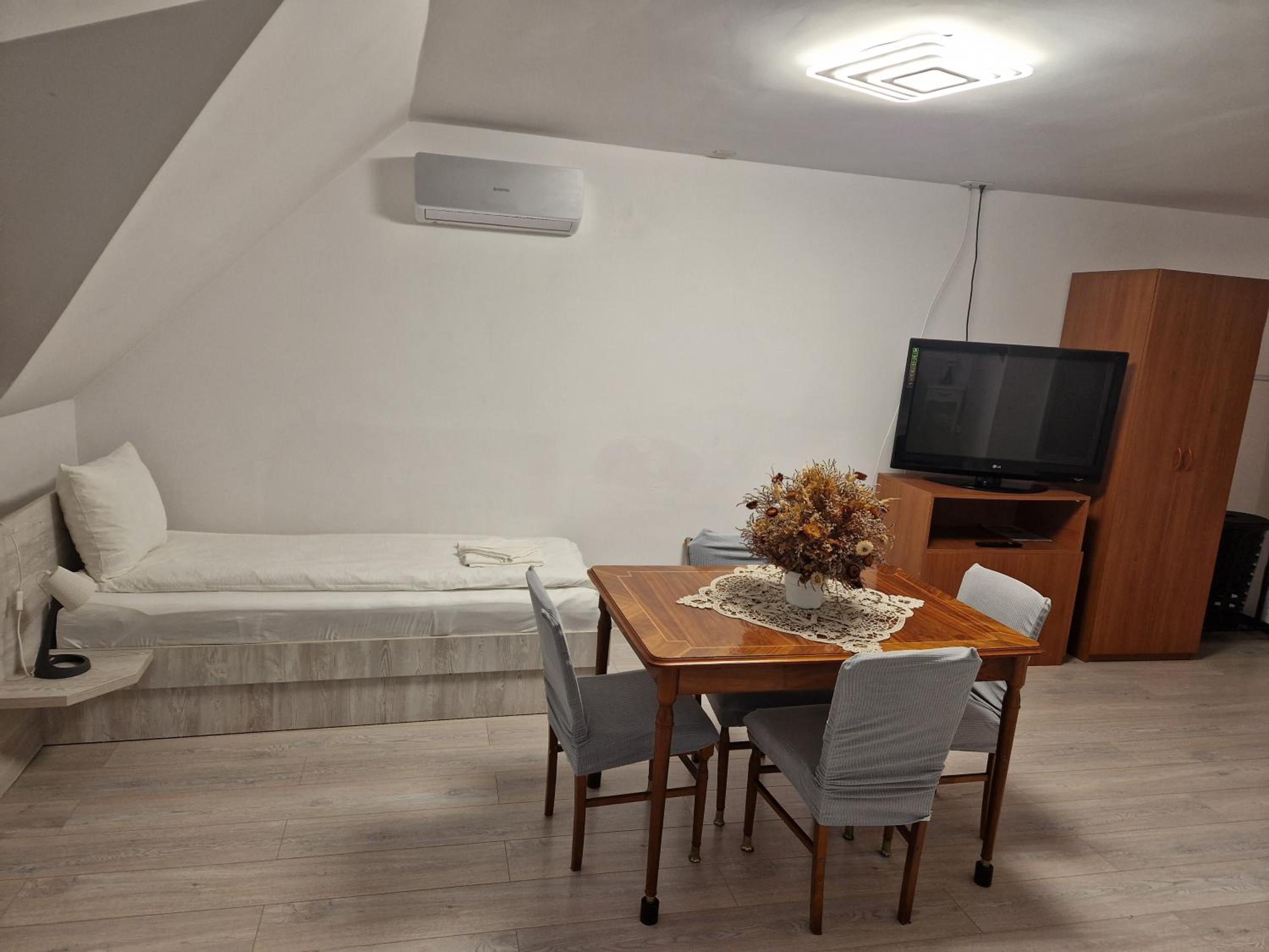 Quadruple Room - Photo 2