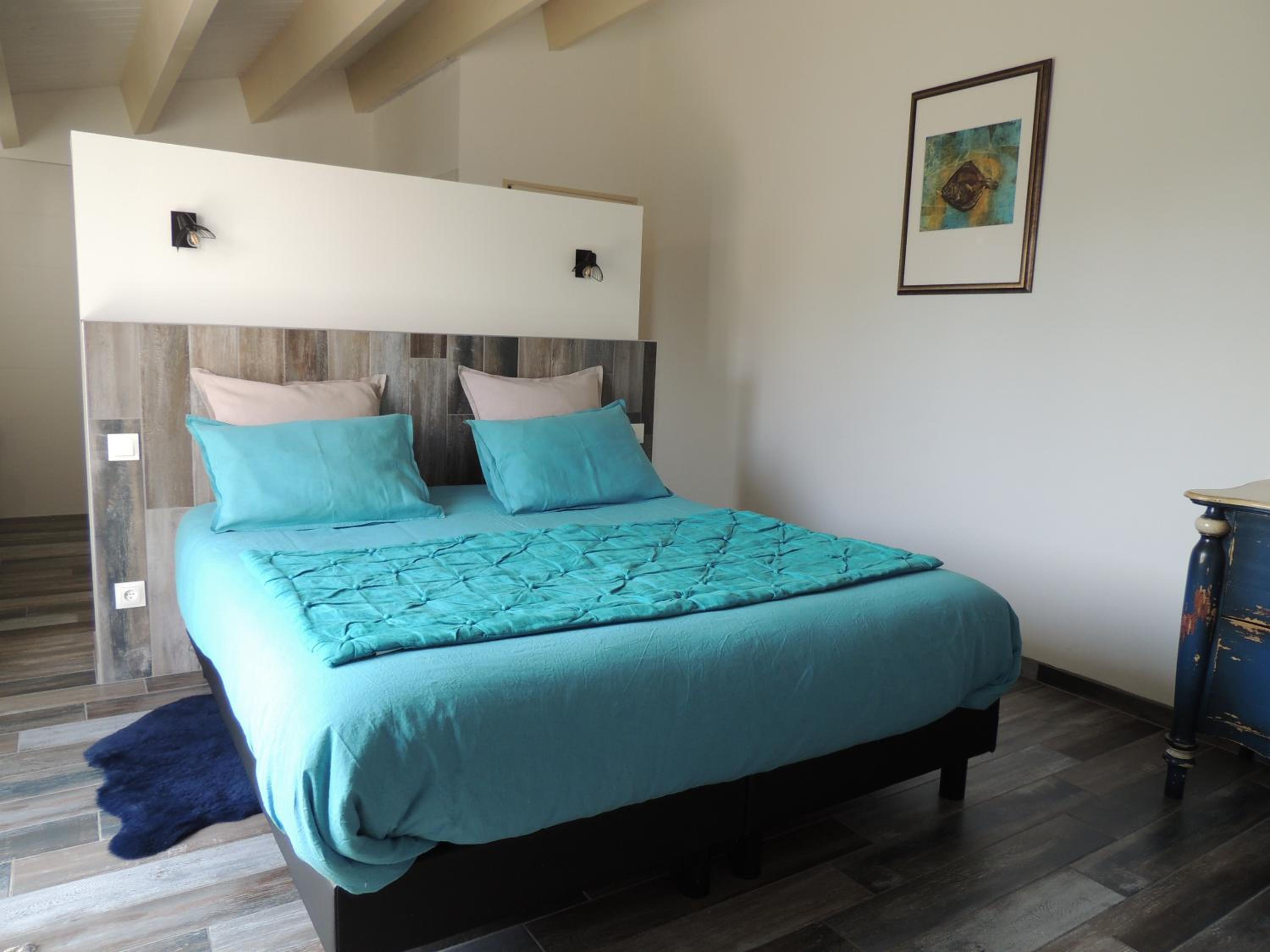 Queen Room with Pool View photo 2