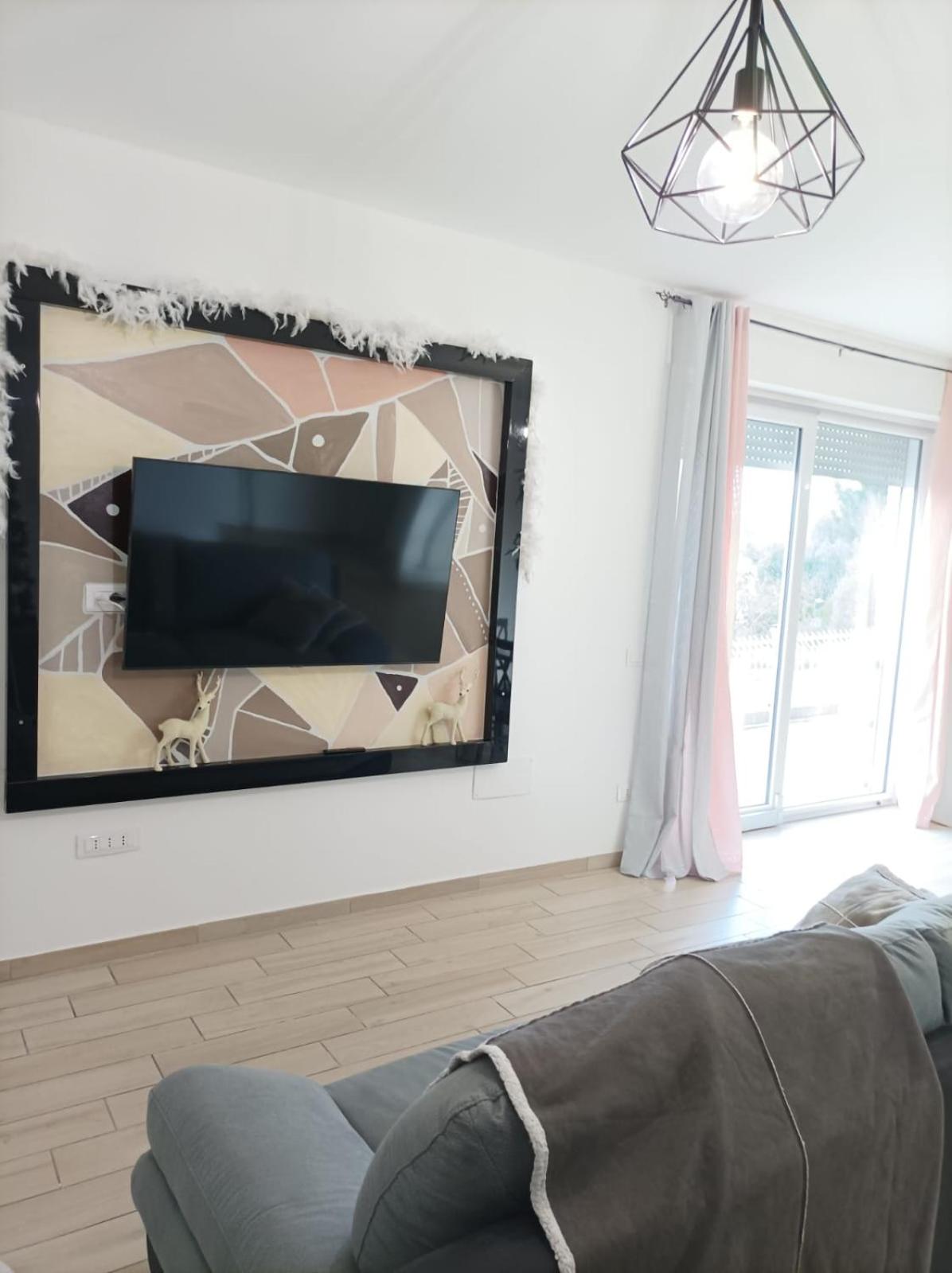 Three-Bedroom House photo 2