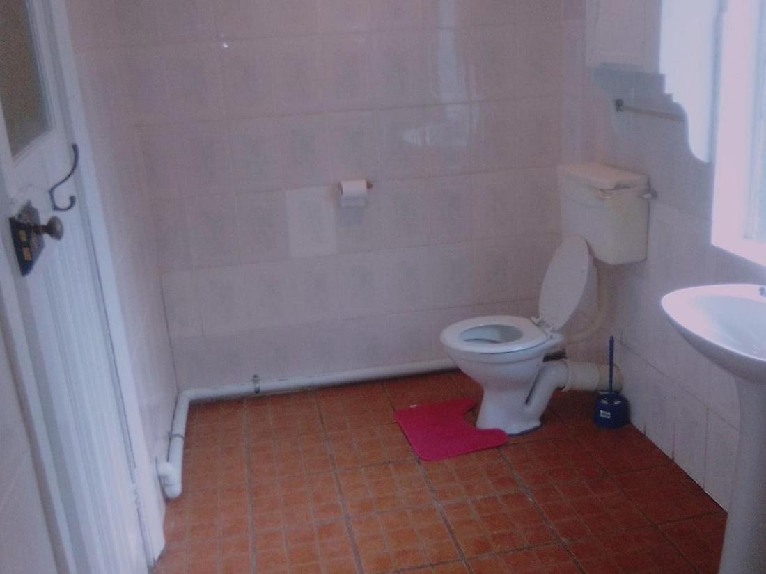 Standard King Room - Photo 7