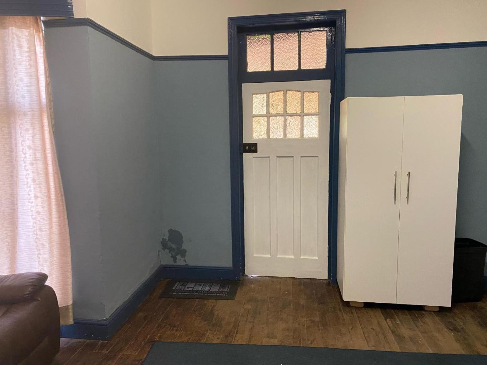 Standard King Room - Photo 8