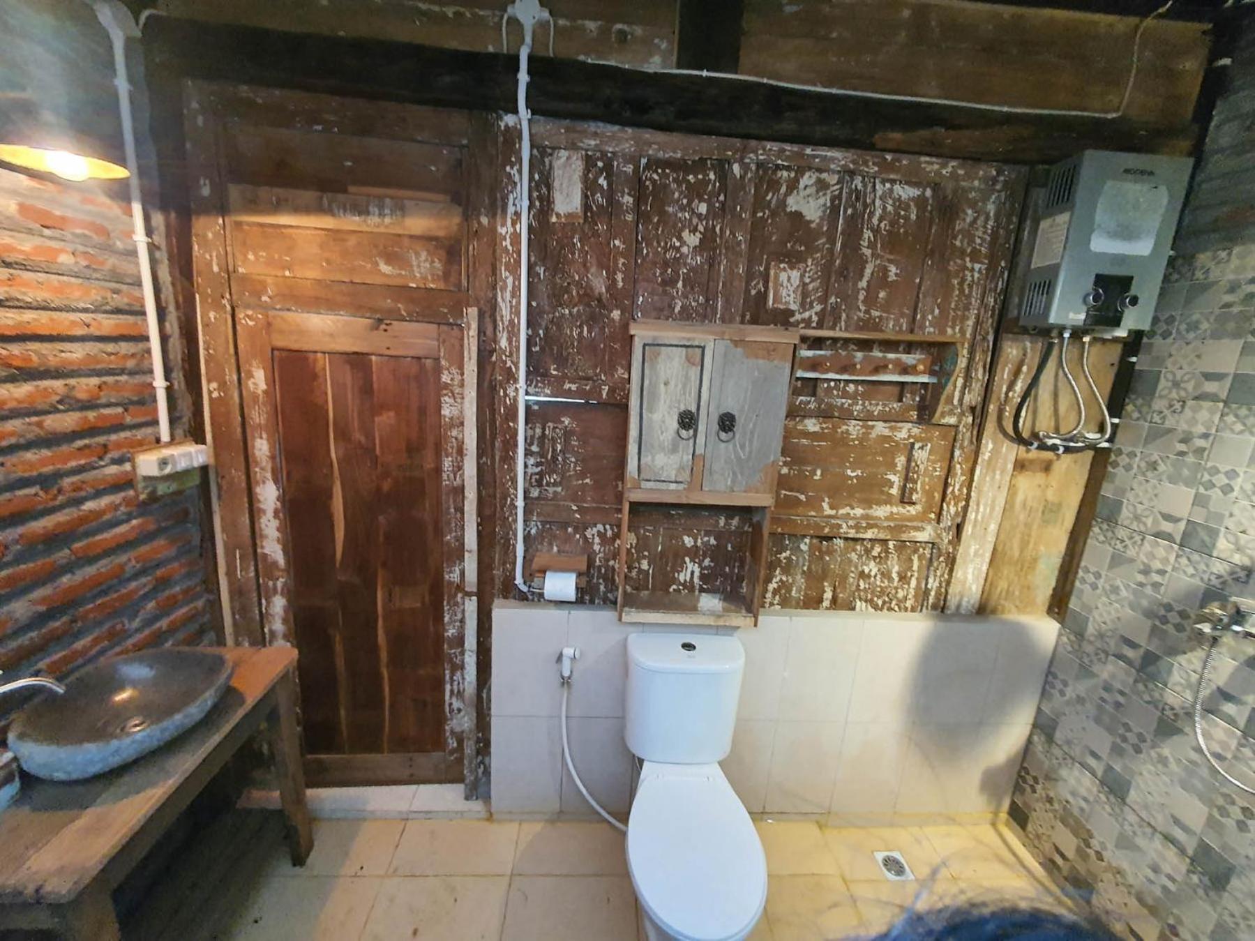 Double Room with Private Bathroom - Photo 2