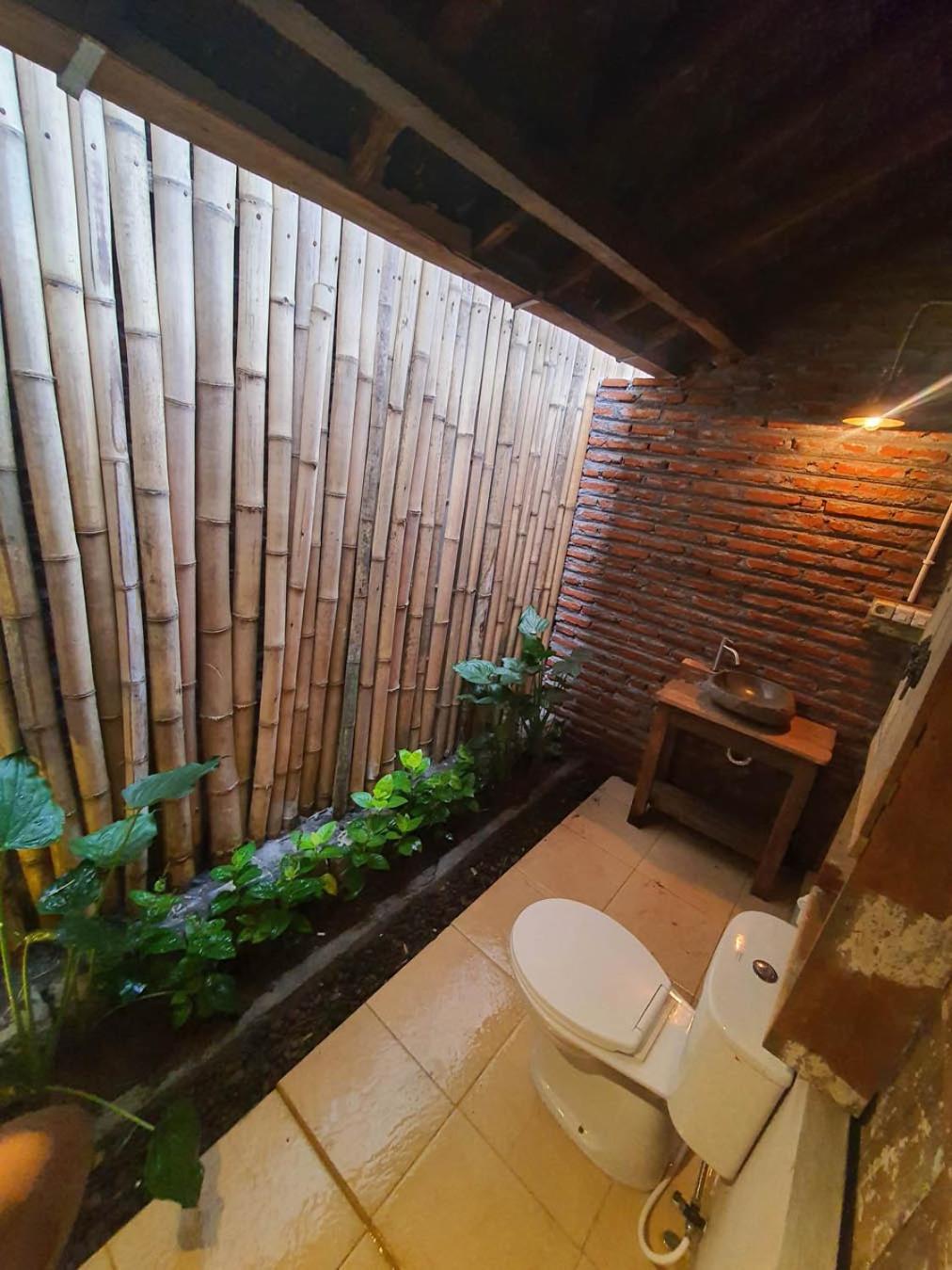 Double Room with Private Bathroom - Photo 9