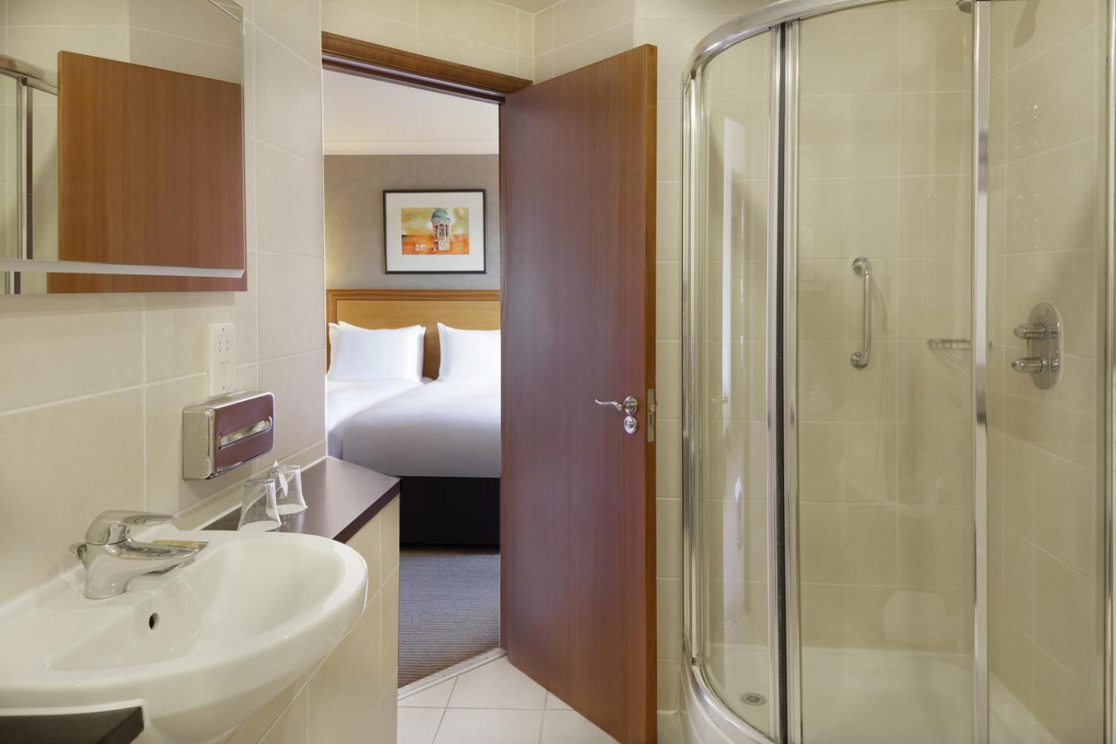 Deluxe King Room - Photo 4