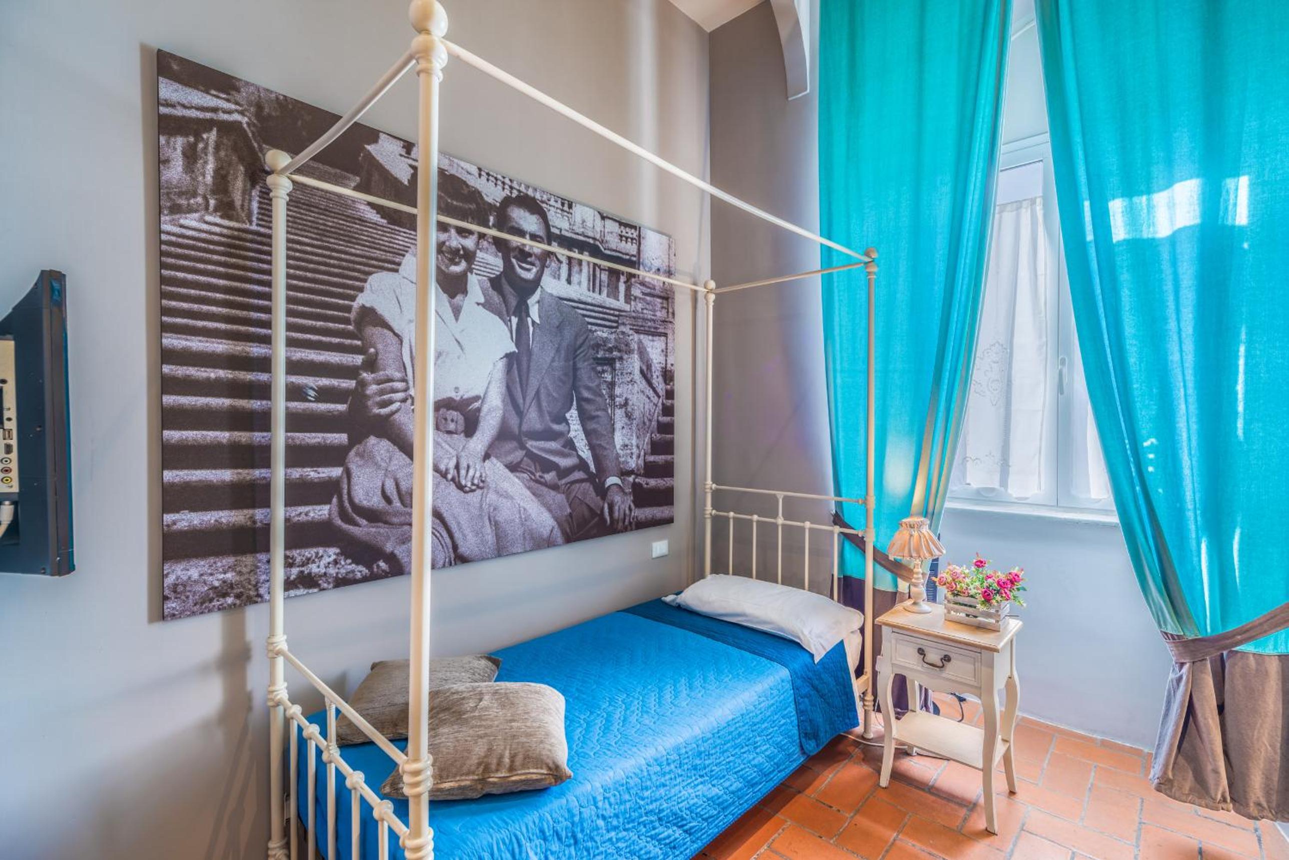 Single Room with Private Bathroom