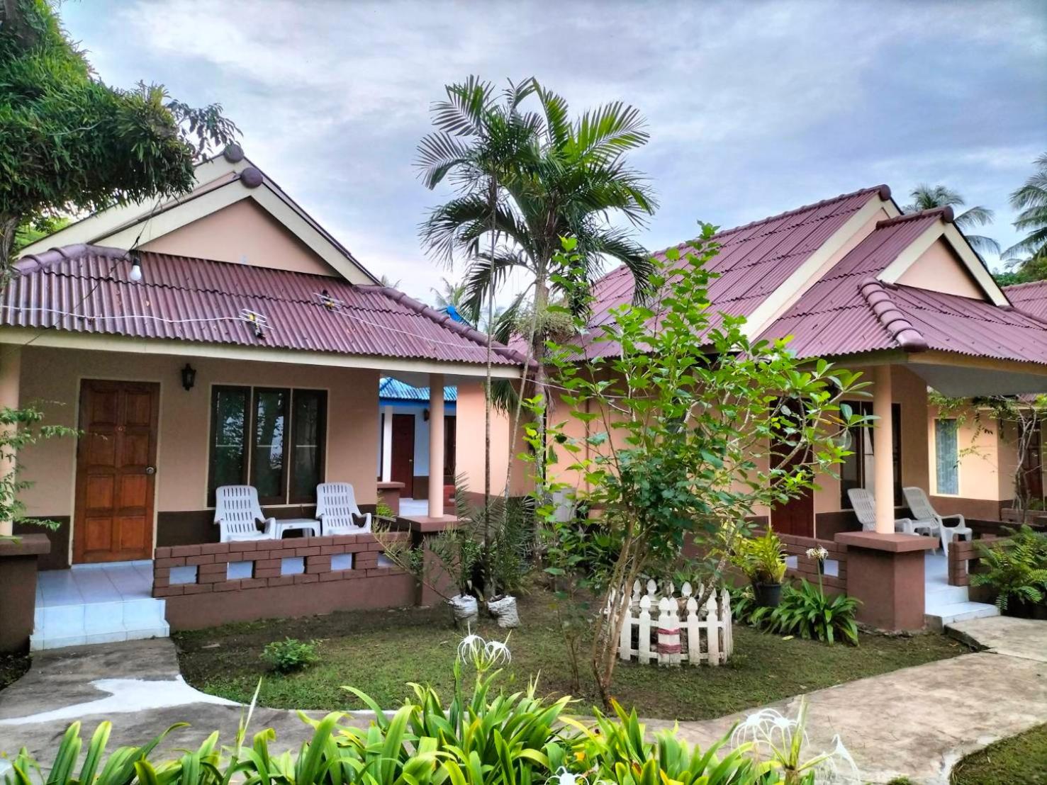 Deluxe Bungalow photo 3