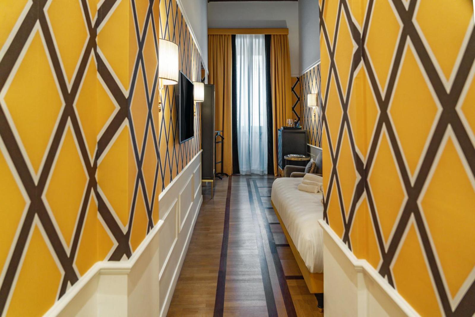Standard Double Room thumbnail 6