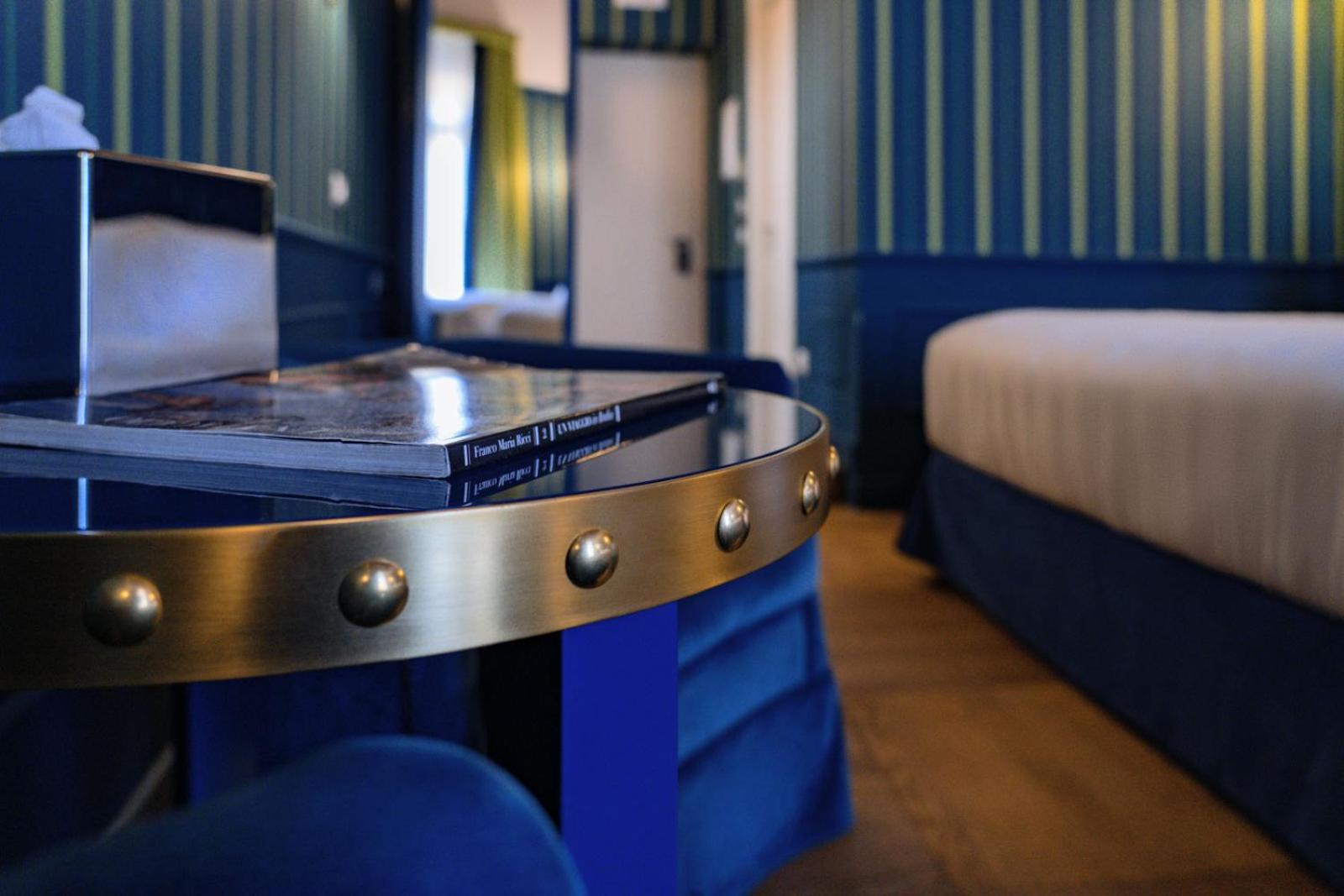 Deluxe Room thumbnail 5