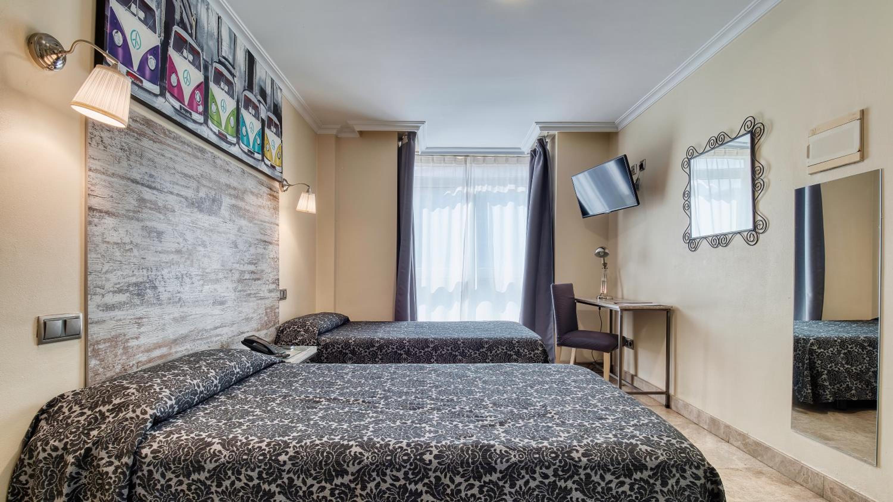 Double Room - Photo 5