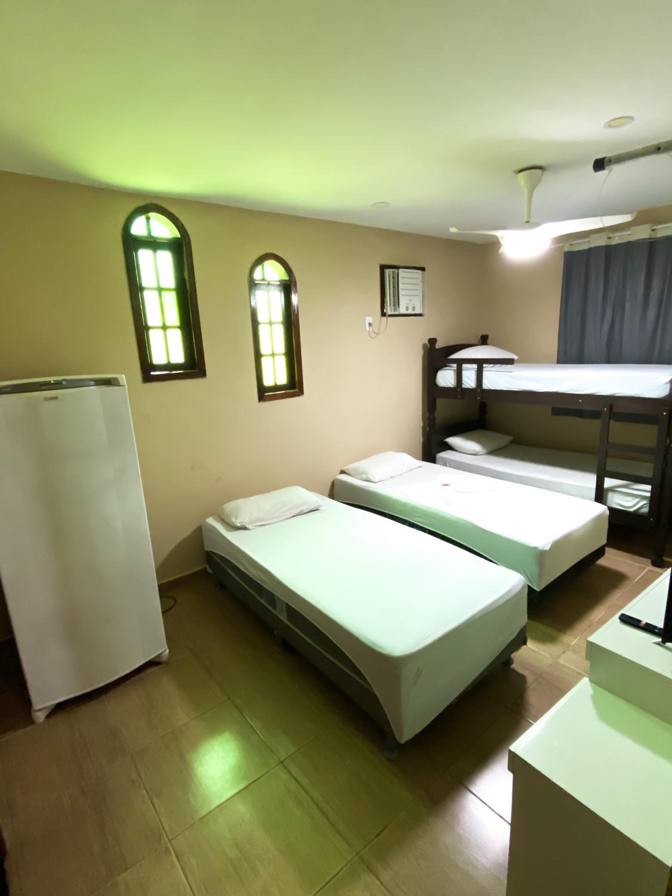 Economy Quadruple Room - Photo 2