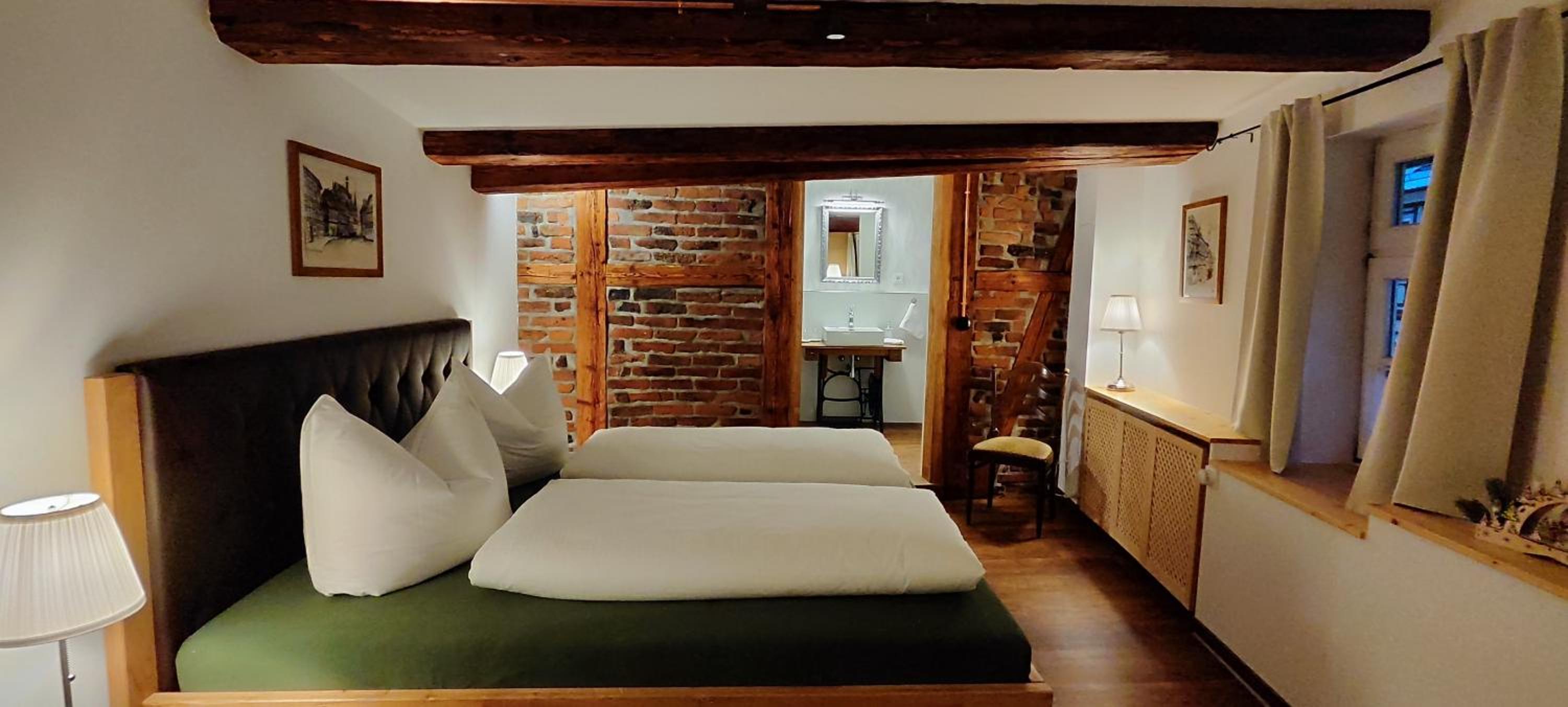 Large Double Room photo 2