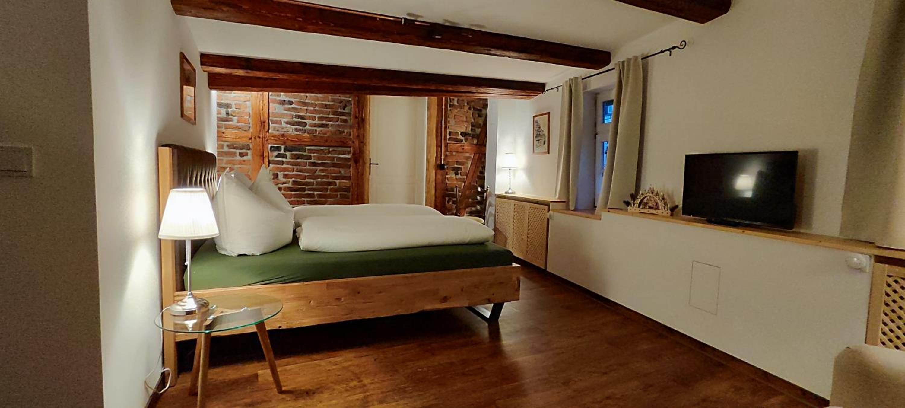 Large Double Room photo 3