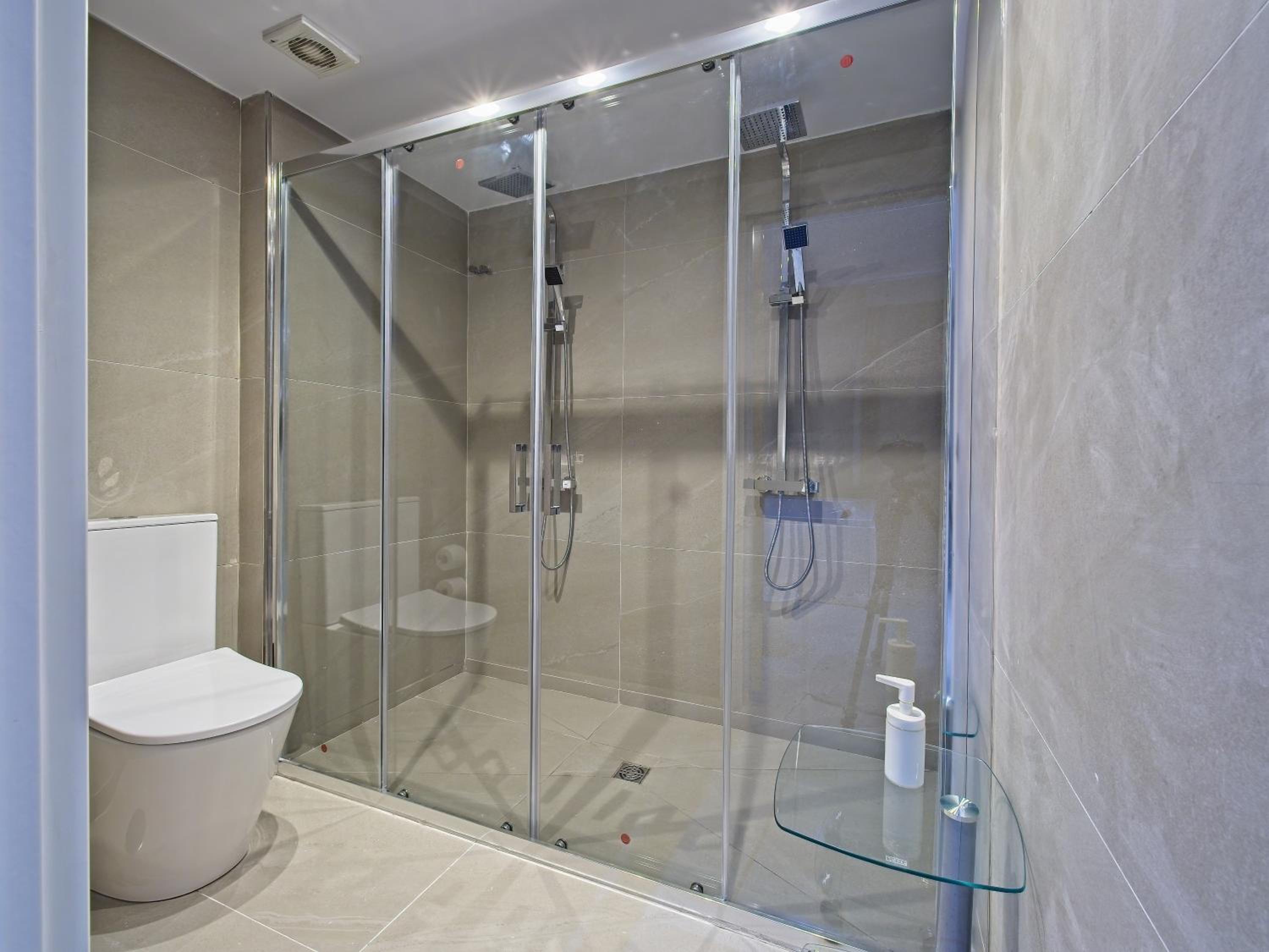 King Room with Spa Bath photo 3