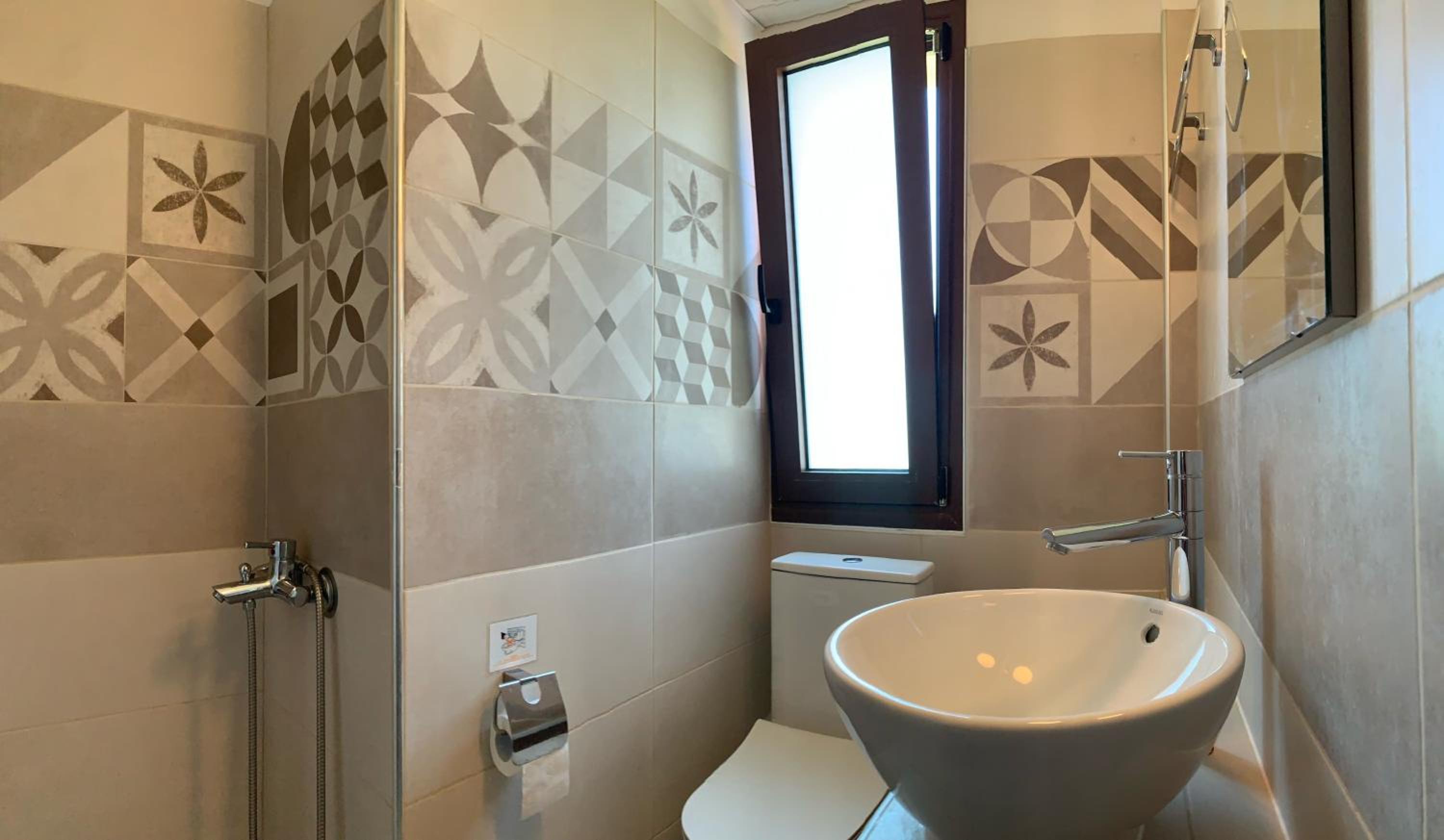 Studio (2 Adults) - Photo 2