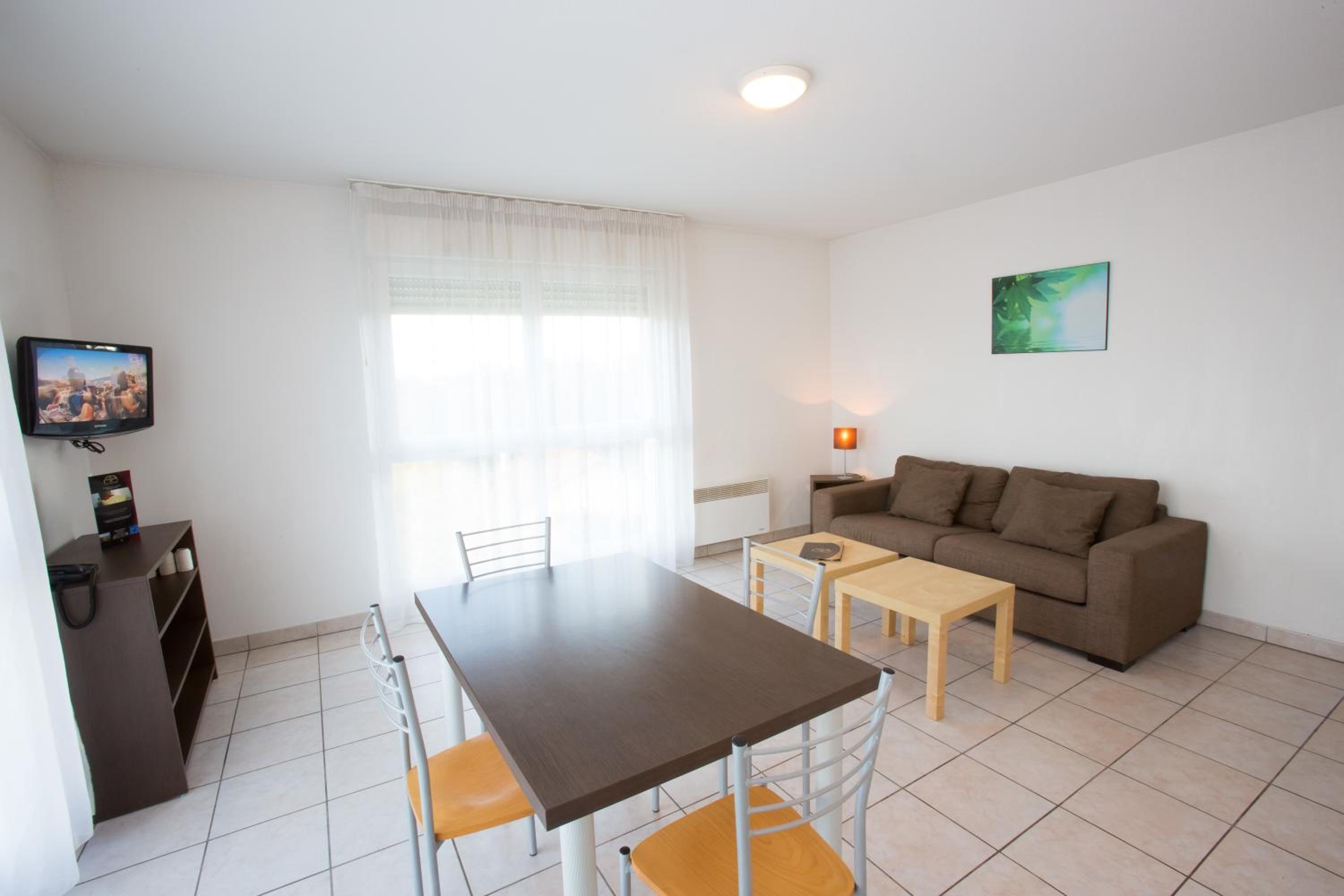 Apartment (1-6 adults) photo 1