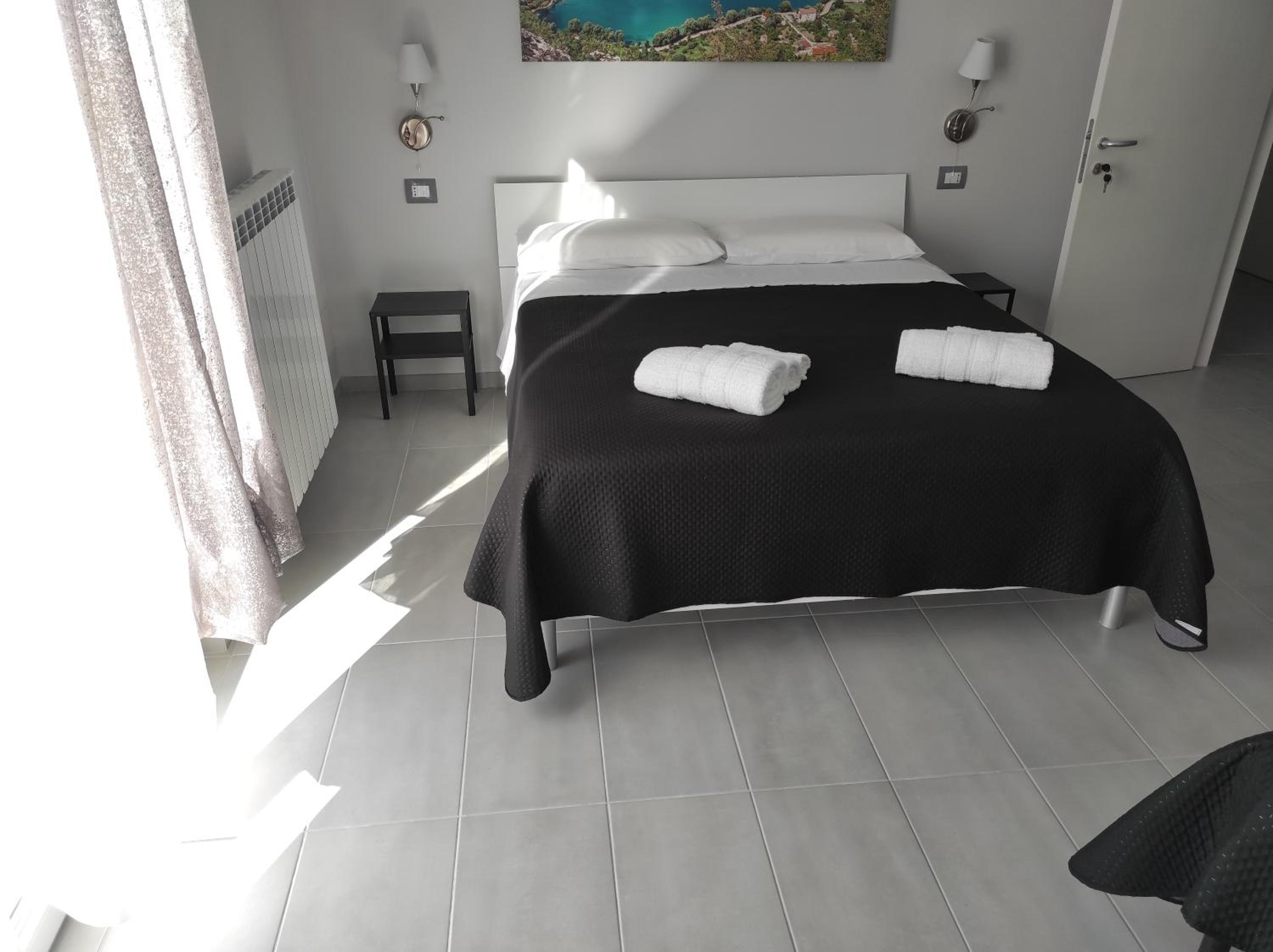 Double Room with Private Bathroom photo 2