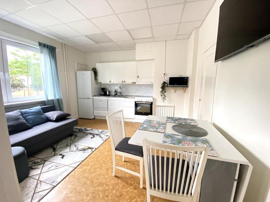 One-Bedroom Apartment photo 1