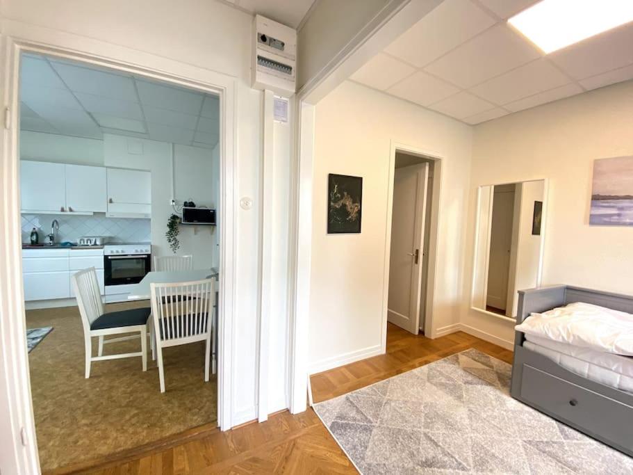 One-Bedroom Apartment photo 2