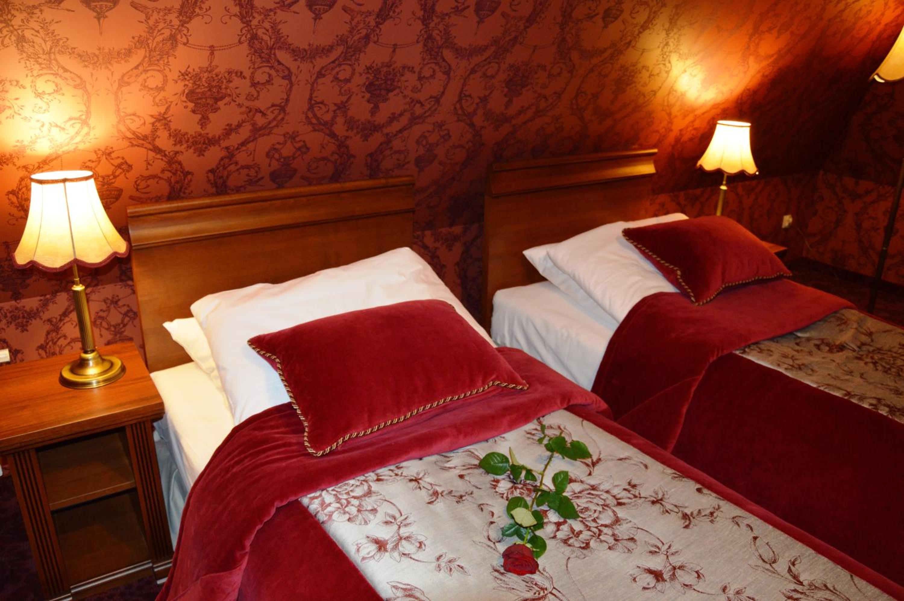 Standard Double or Twin Room - Photo 7