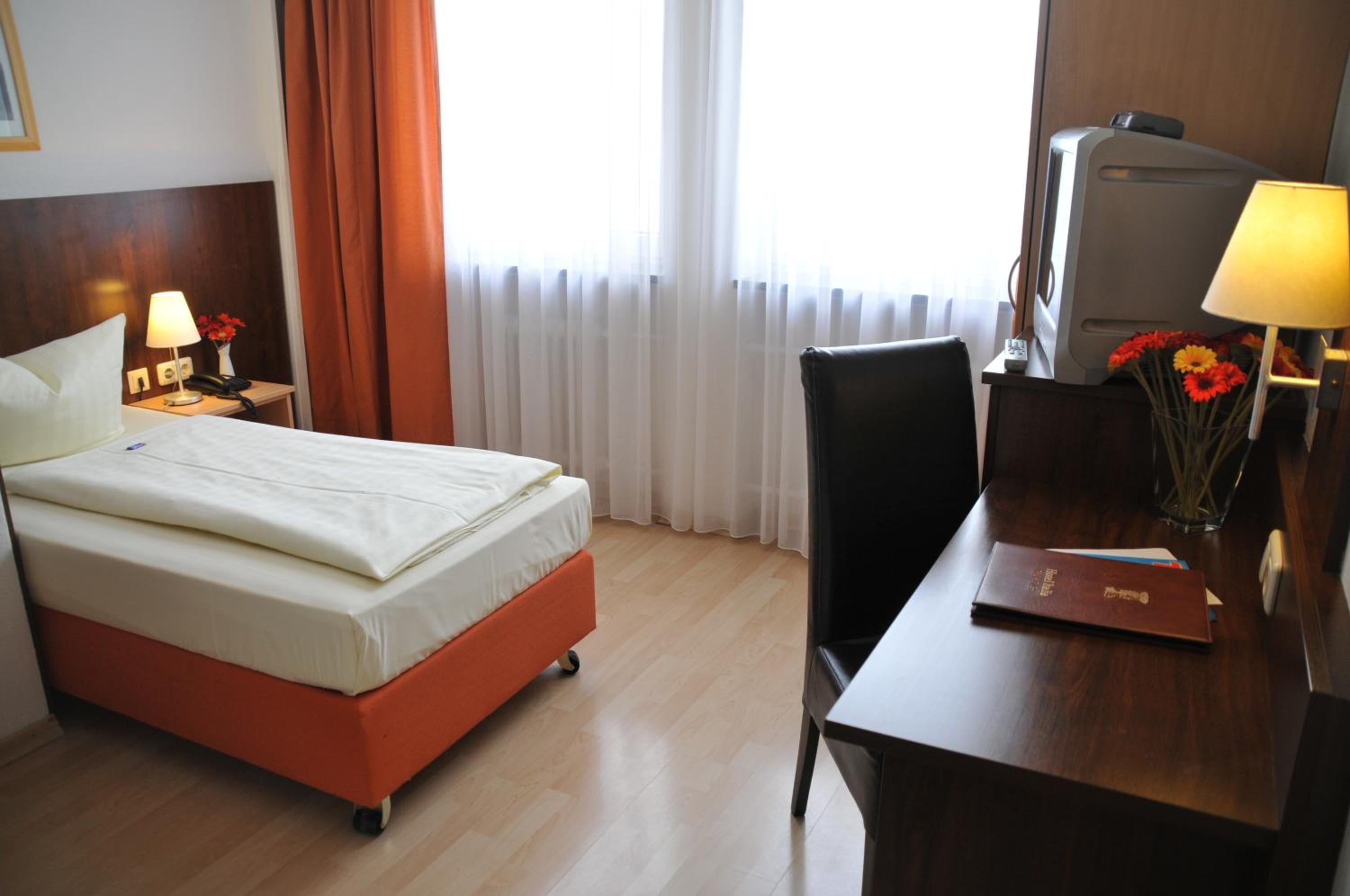 Single Room photo 3