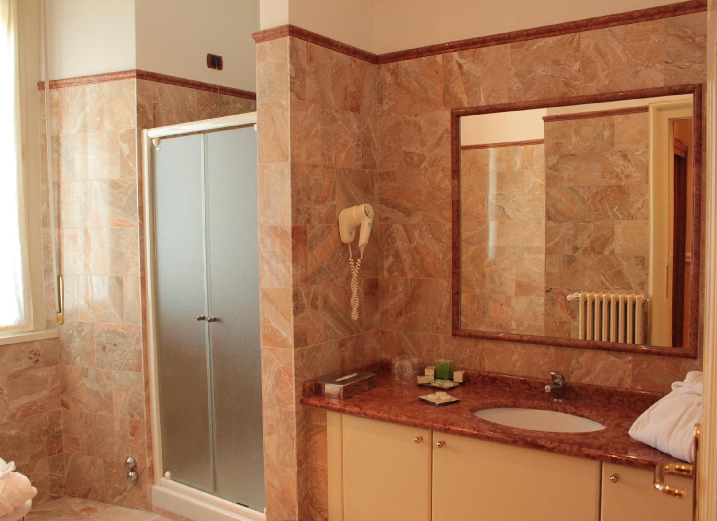 Deluxe Double Room - Photo 5