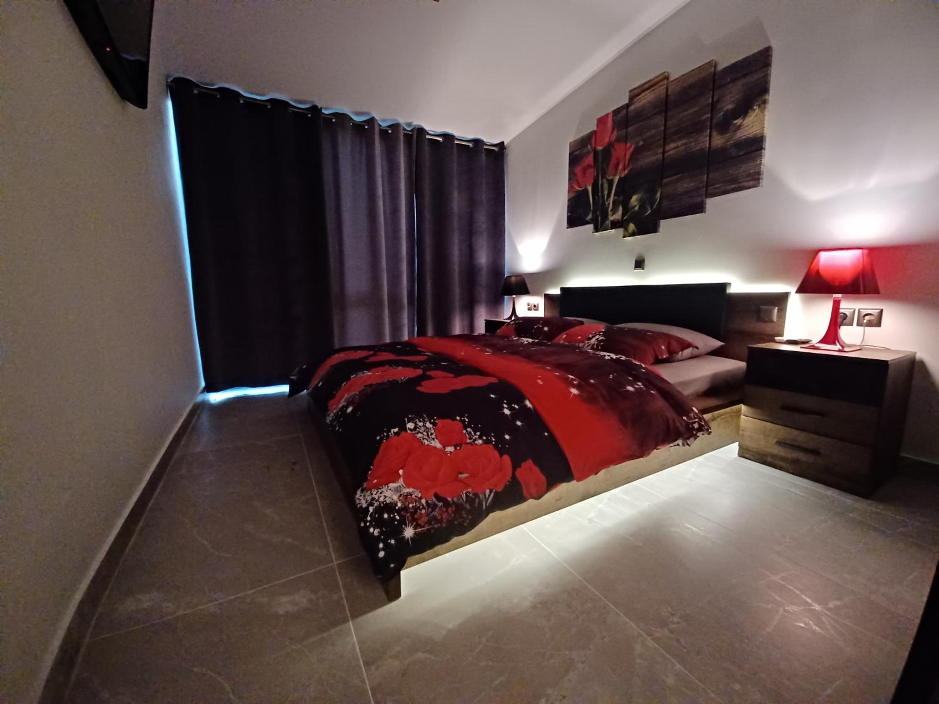 Apartment photo 2