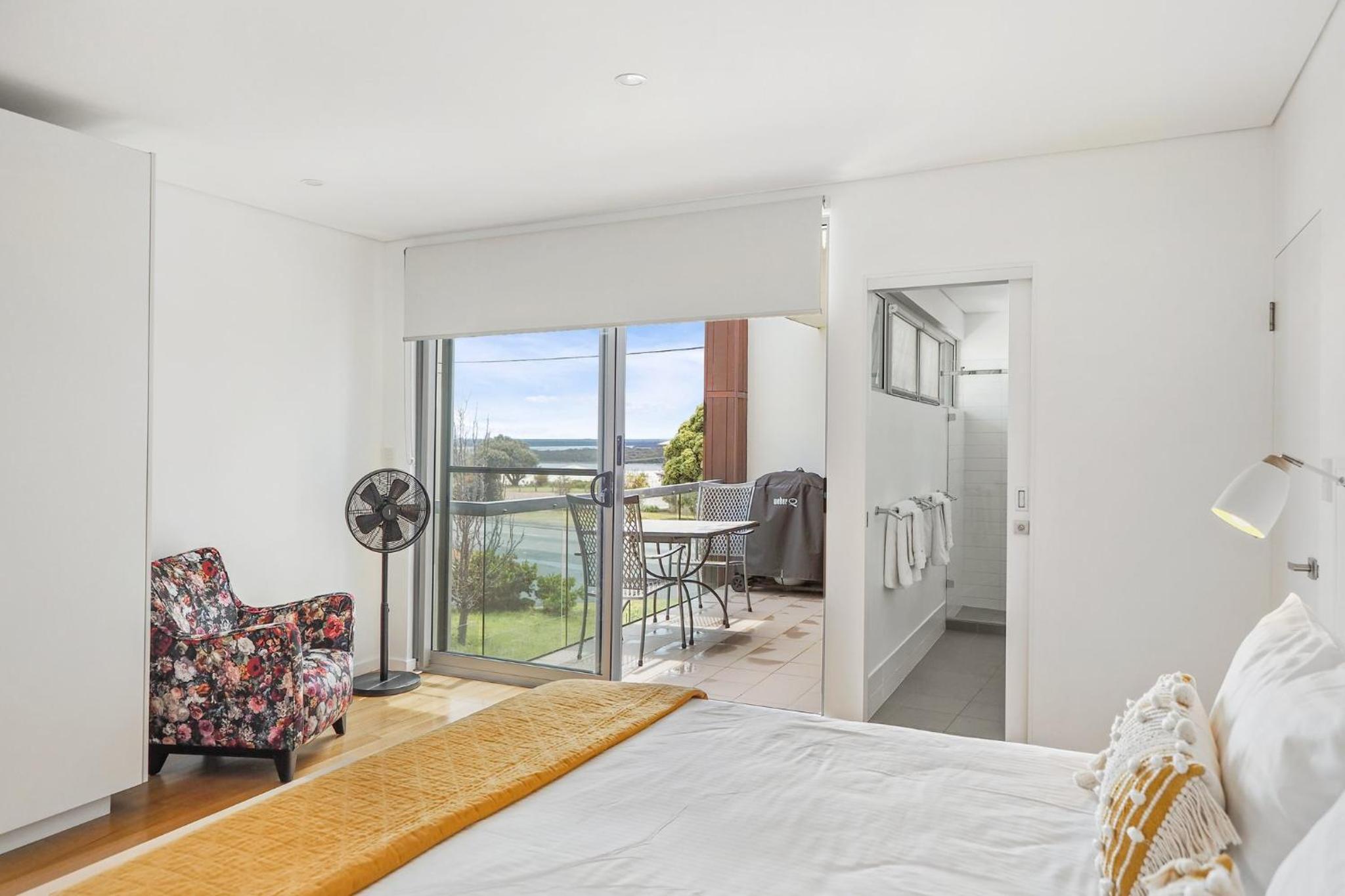Alouarn Apartment with Hot Tub 1 - Upstairs  photo 3