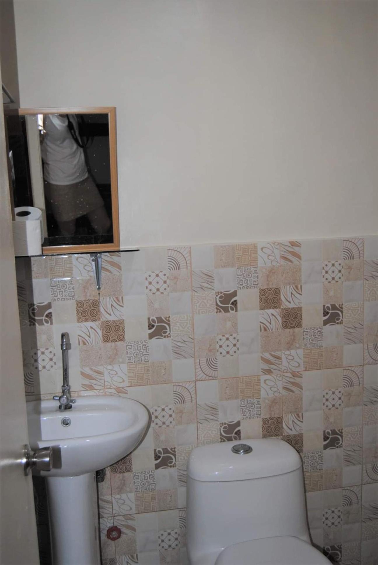 Budget Double Room - Photo 7