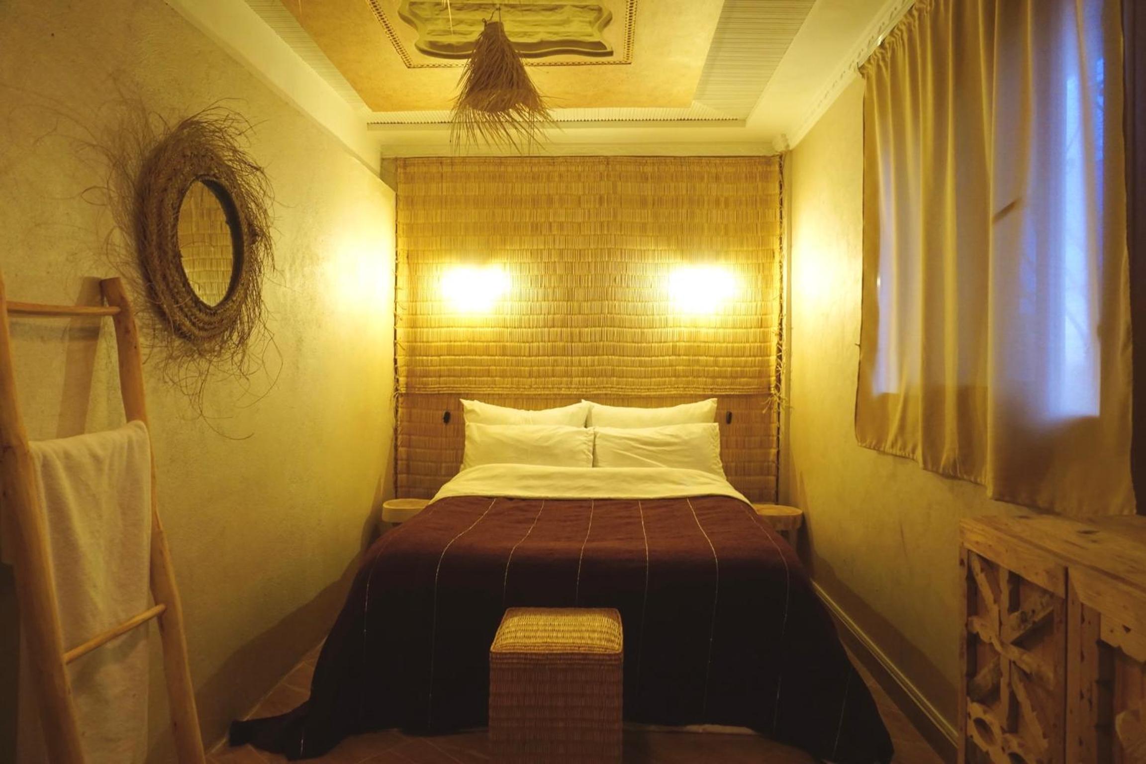 Deluxe Room - Photo 3