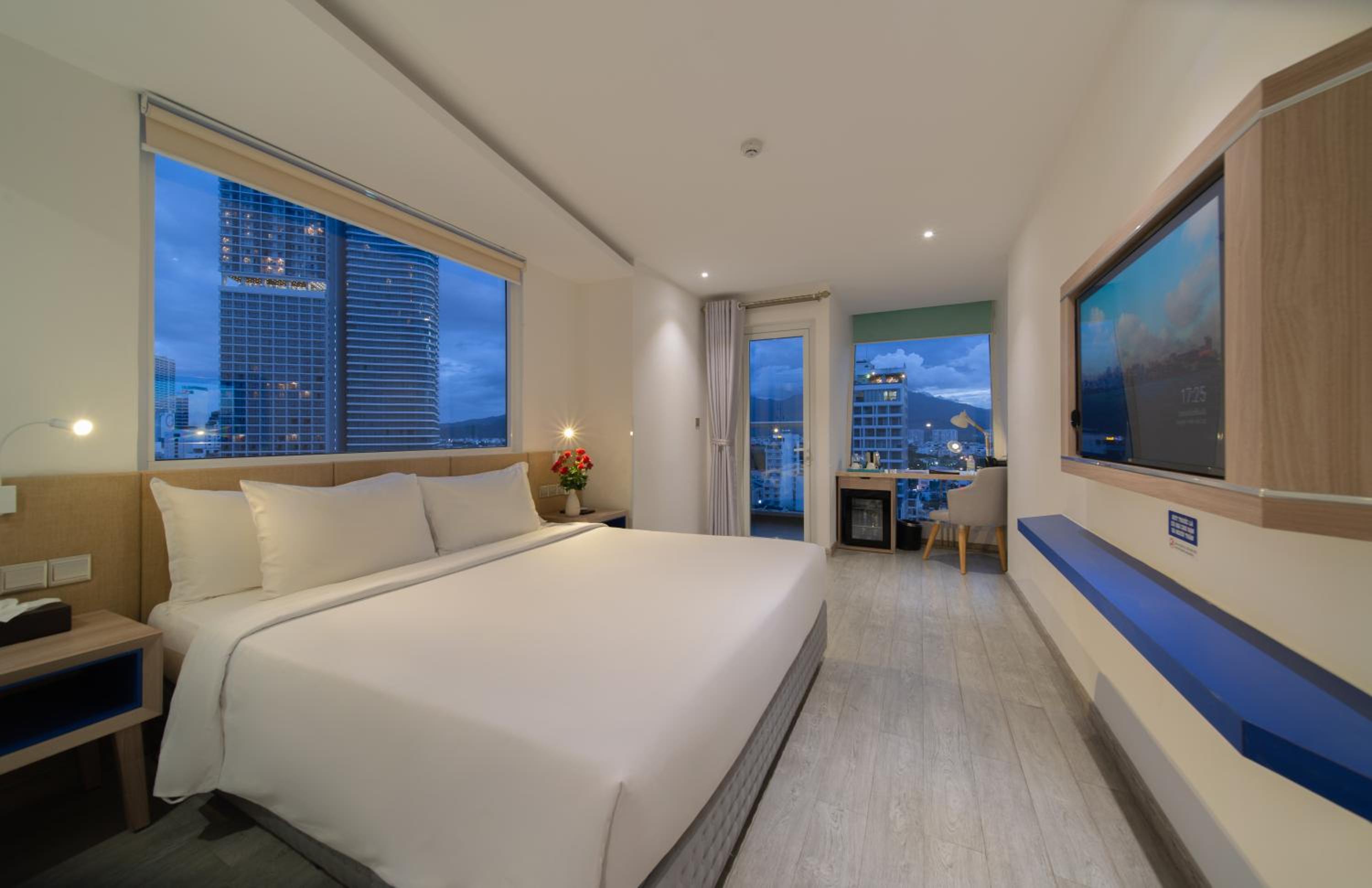 Senior Suite Room - Photo 1