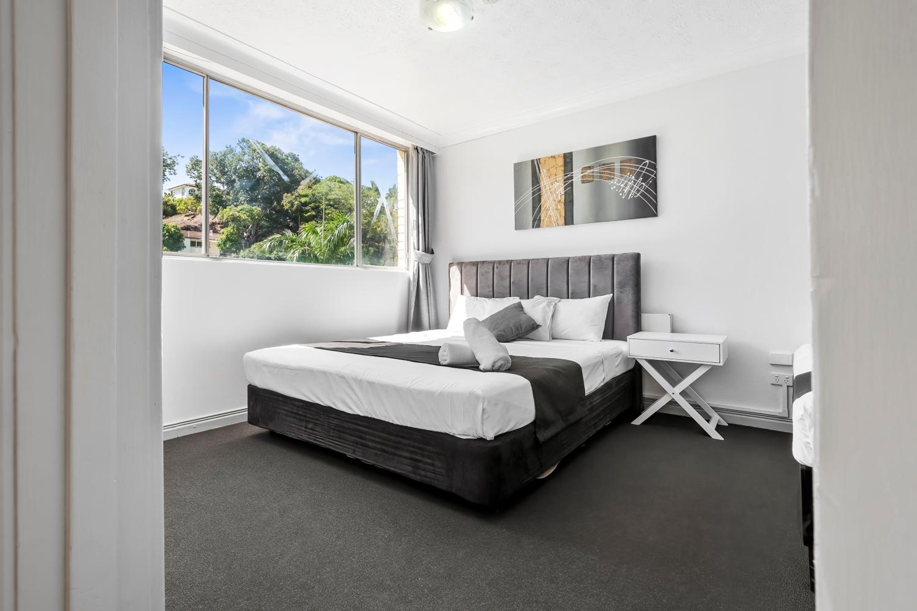  One bedroom King Suite with Sofa Bed (Not Pet Friendly) - Photo 2
