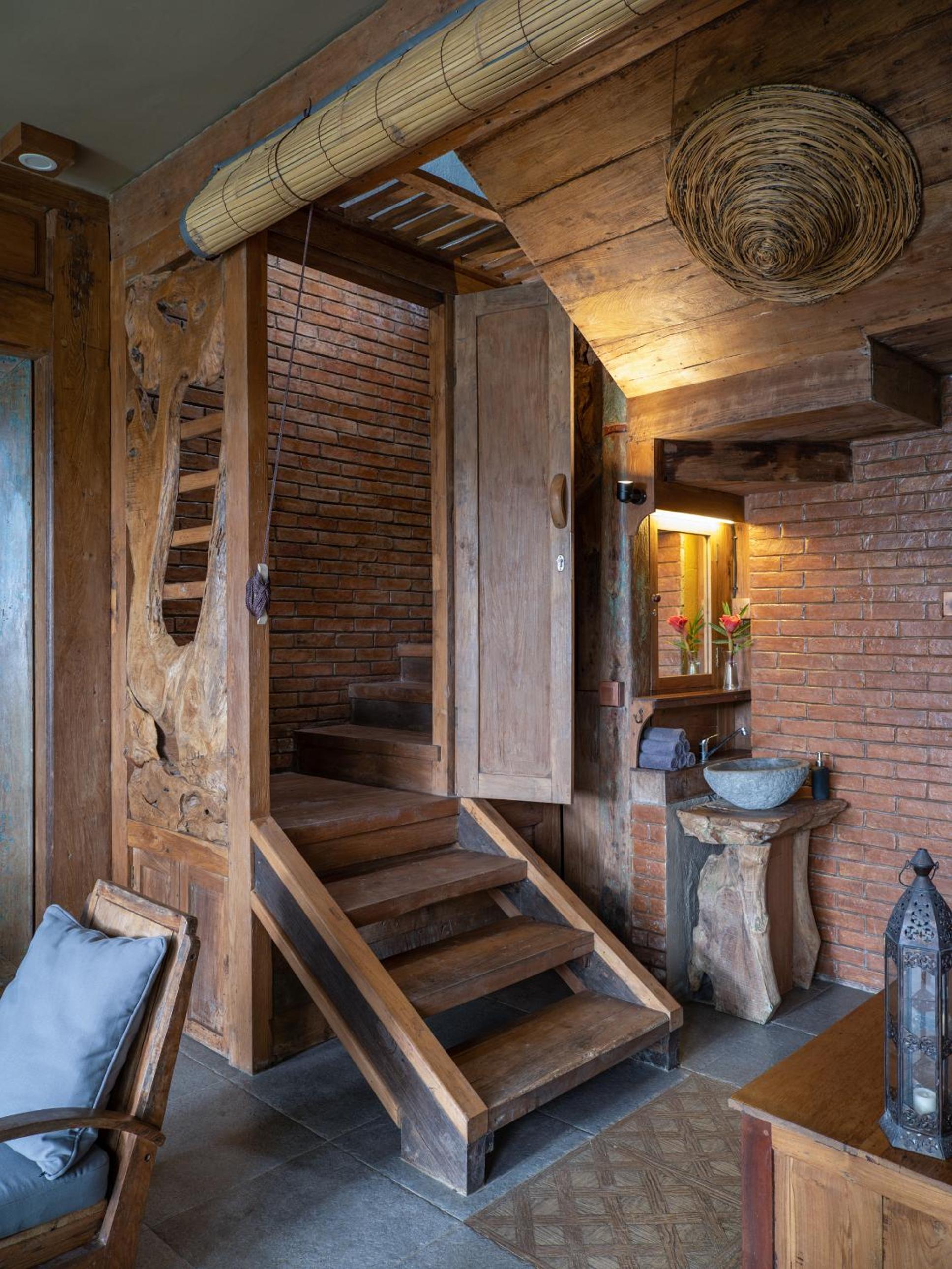 Four-Bedroom Villa - Photo 1