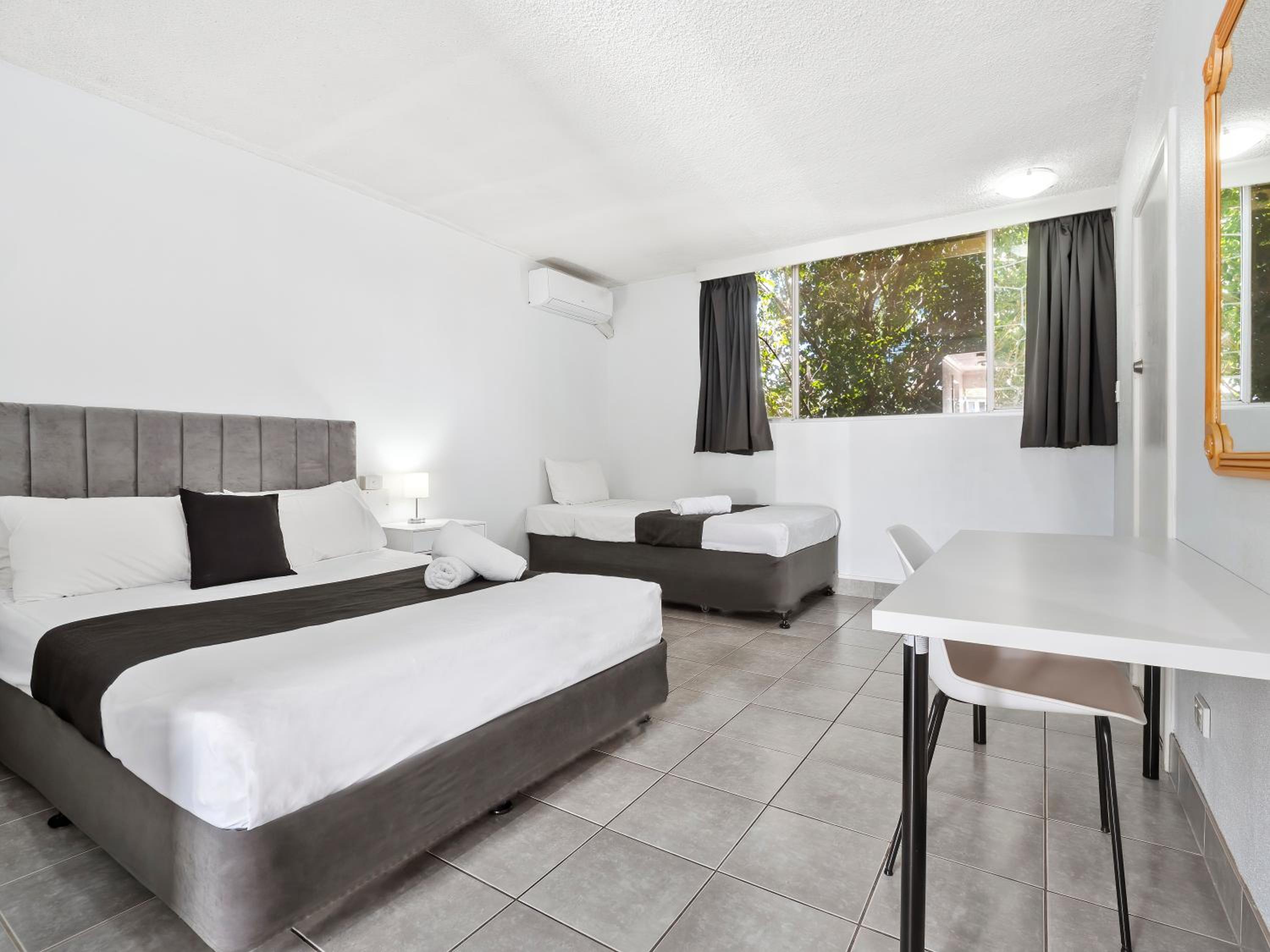 Twin Room (not pet friendly) - Photo 1