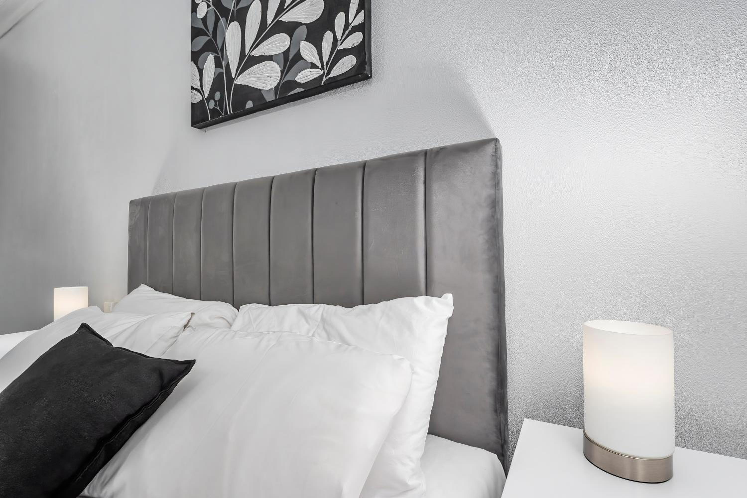 Deluxe Twin Room (Not Pet Friendly) - Photo 4