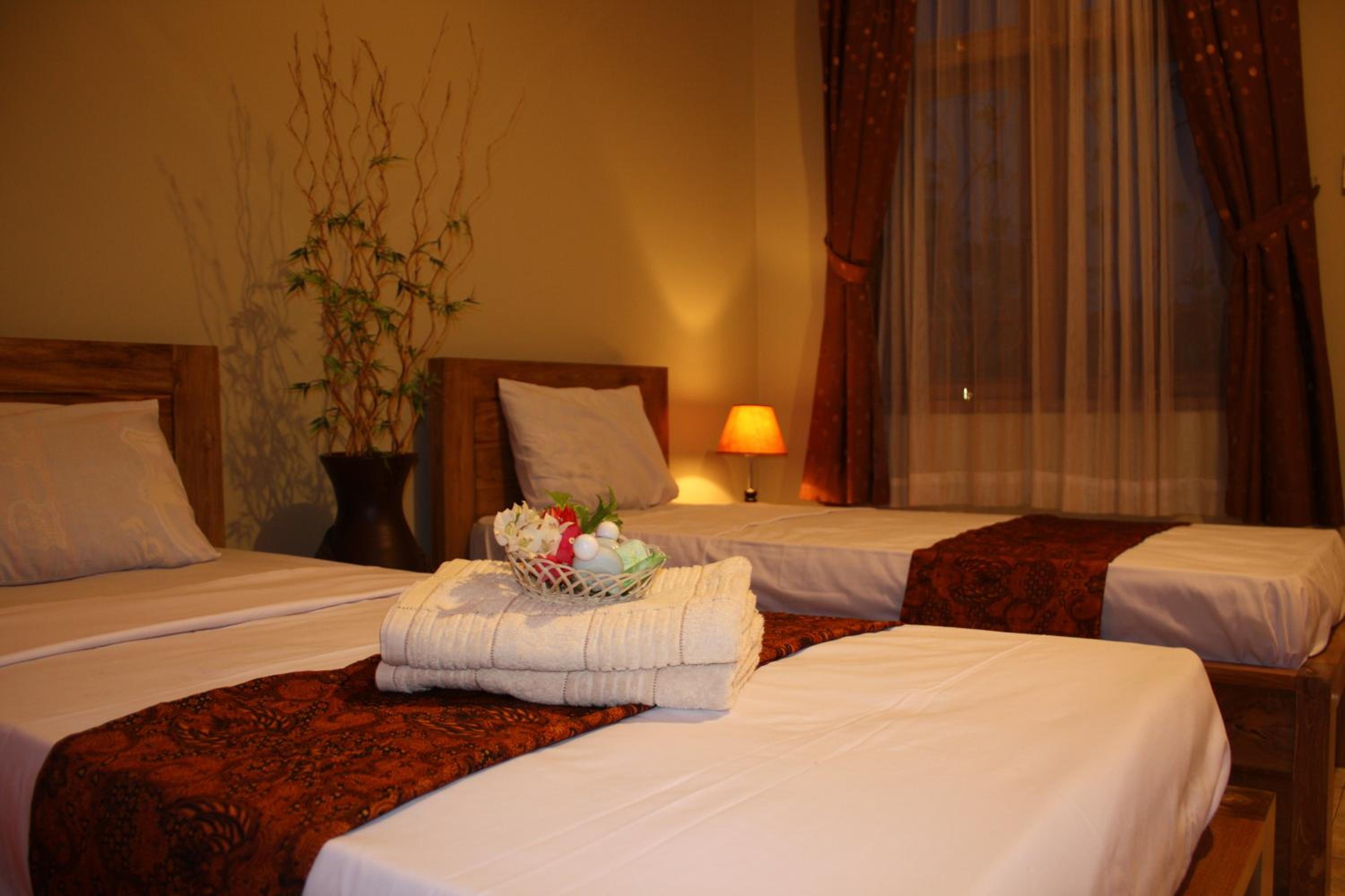 Twin Room with Private Bathroom photo 1