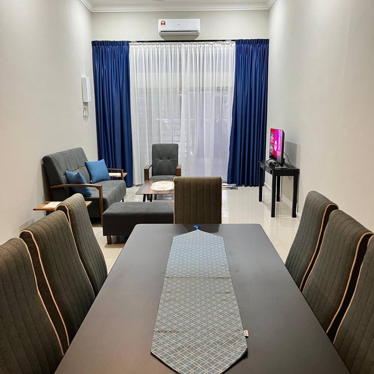 Three-Bedroom House photo 1