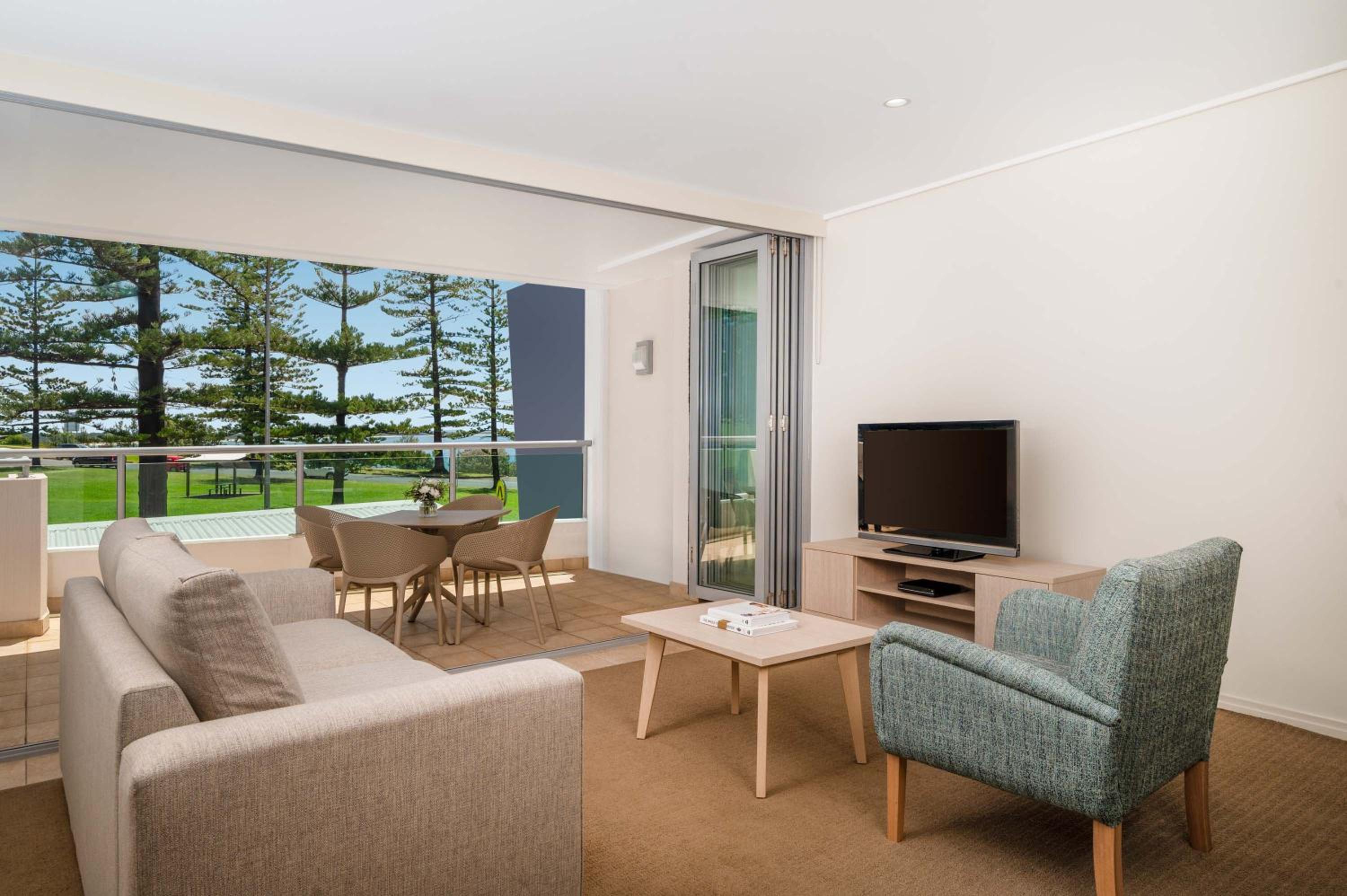 One-bedroom ocean view apartment