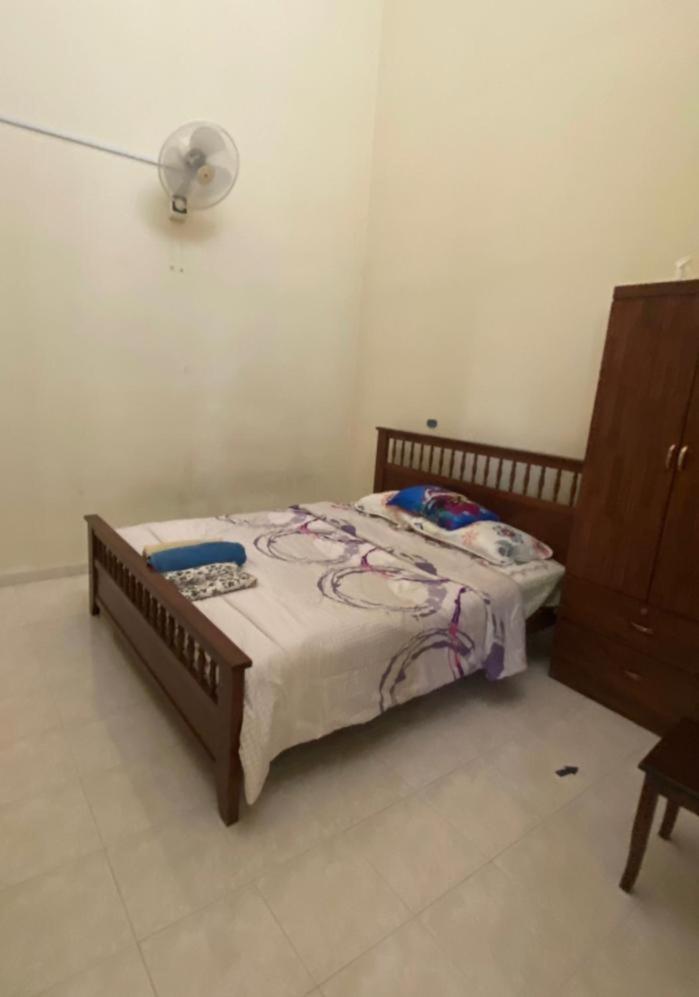 Three-Bedroom House photo 3