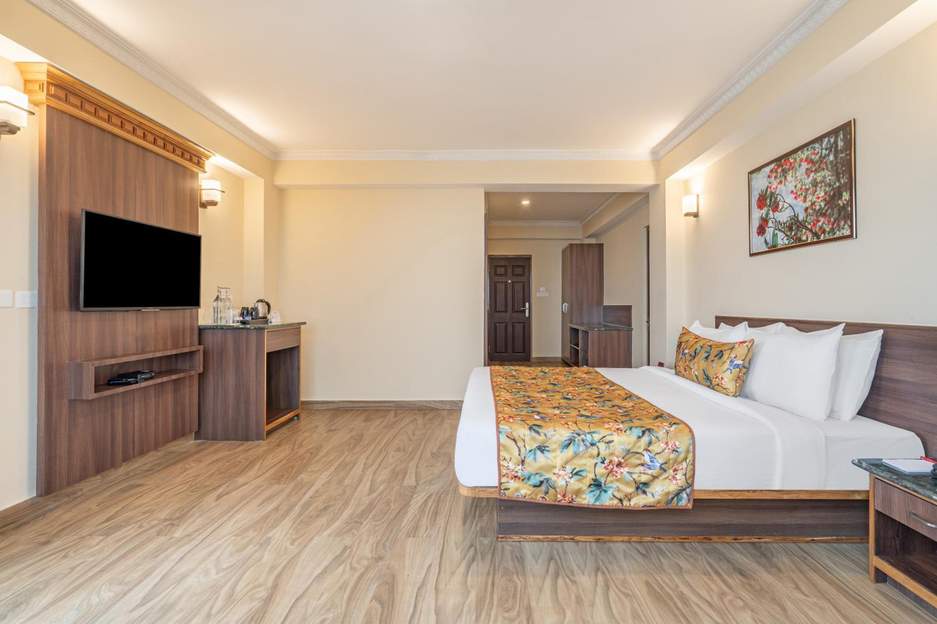 Junior Suite with Kanchanjunga View photo 2