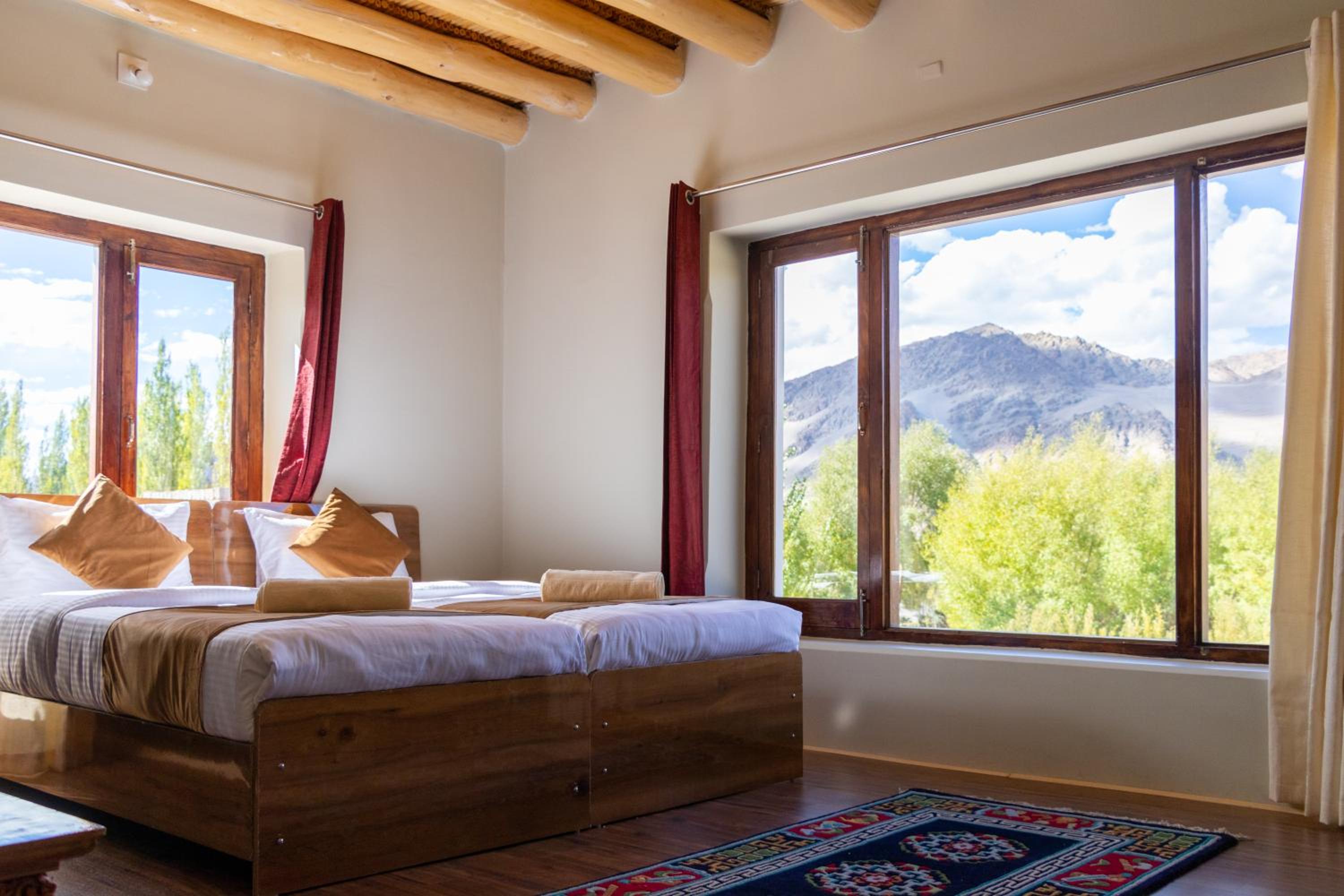 Deluxe Double or Twin Room with River View photo 2