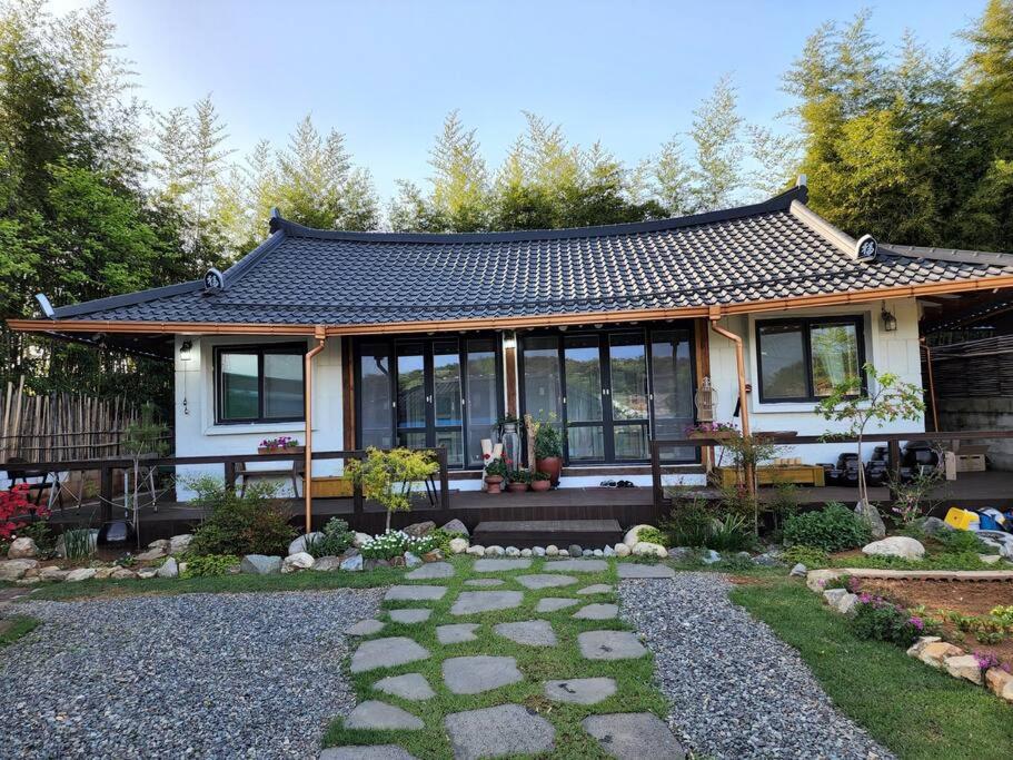 Three-Bedroom House photo 2