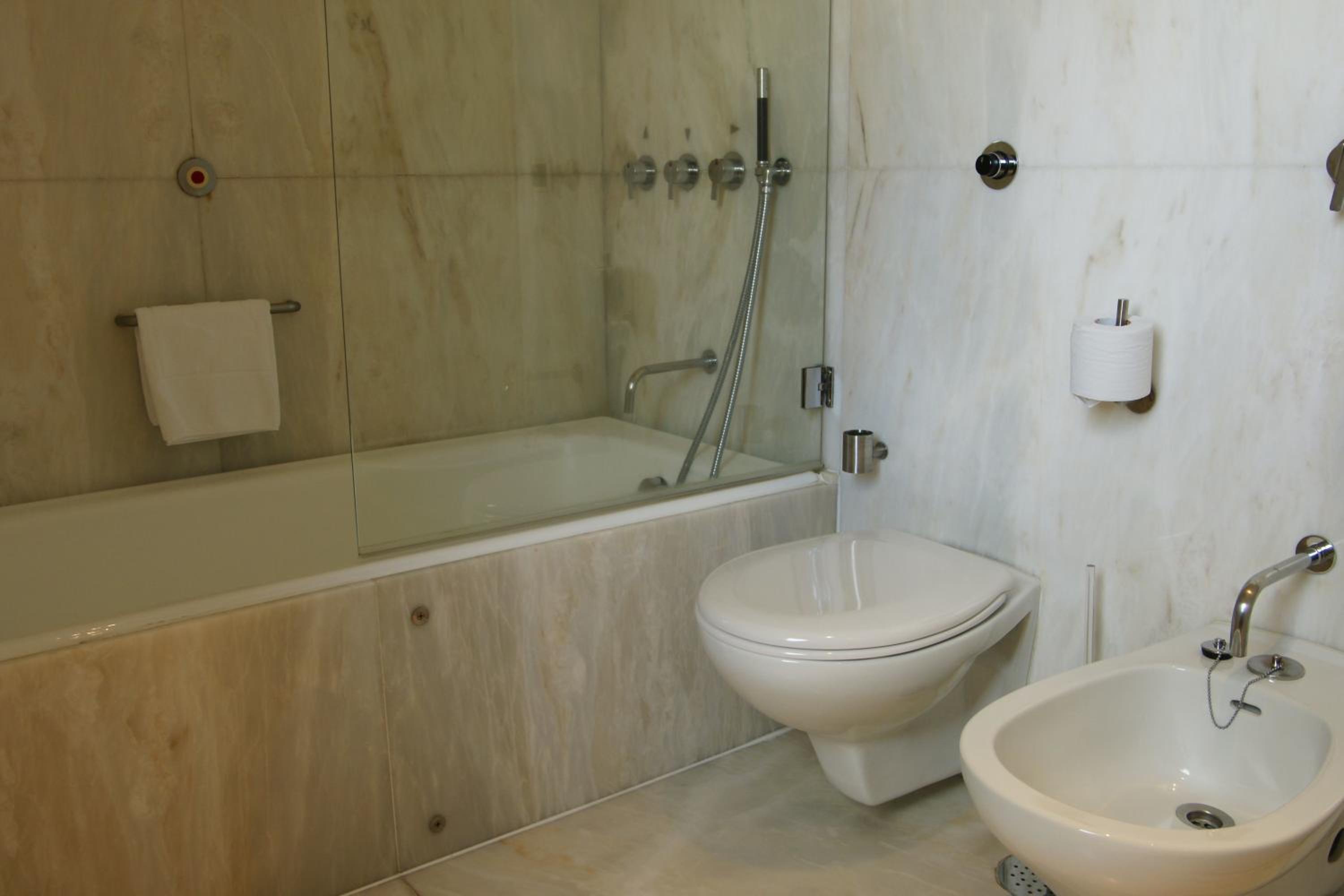 Classic Double or Twin Room - Photo 5