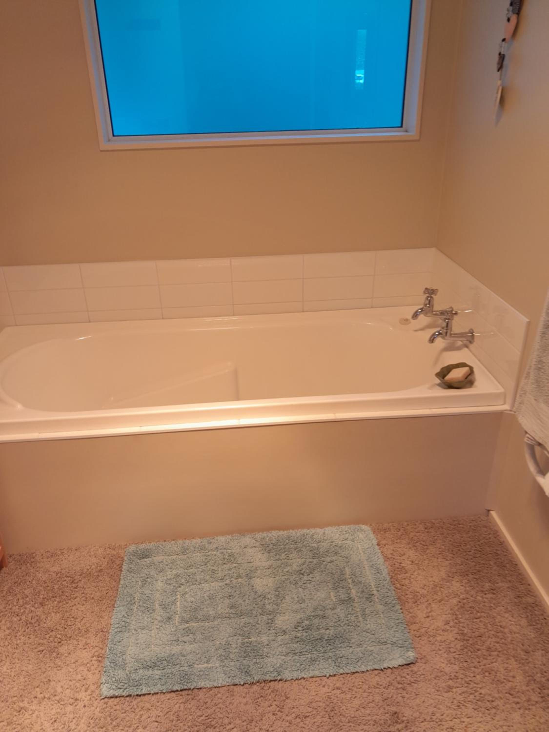 Standard King Room - Photo 5