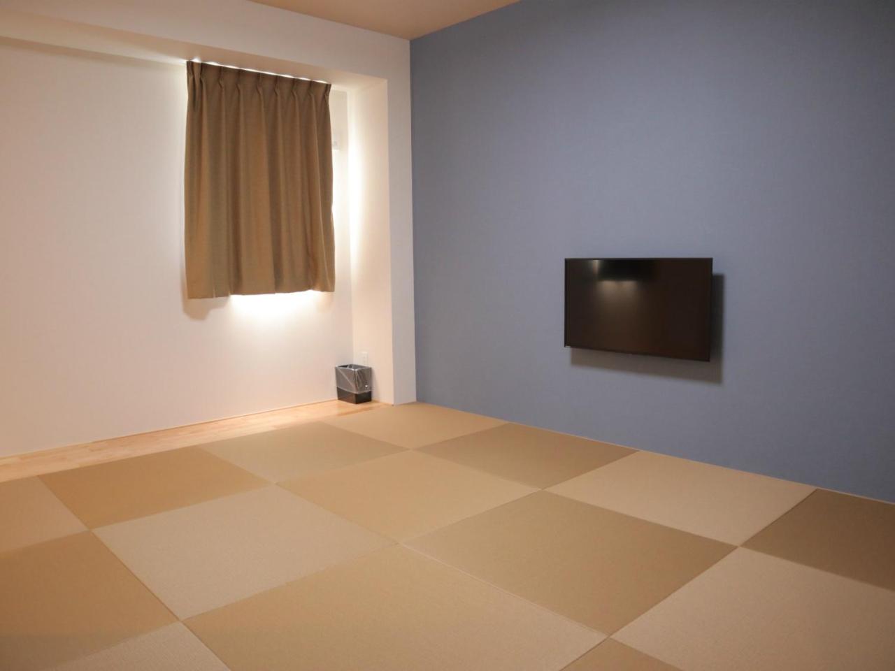 Japanese-Style Room
