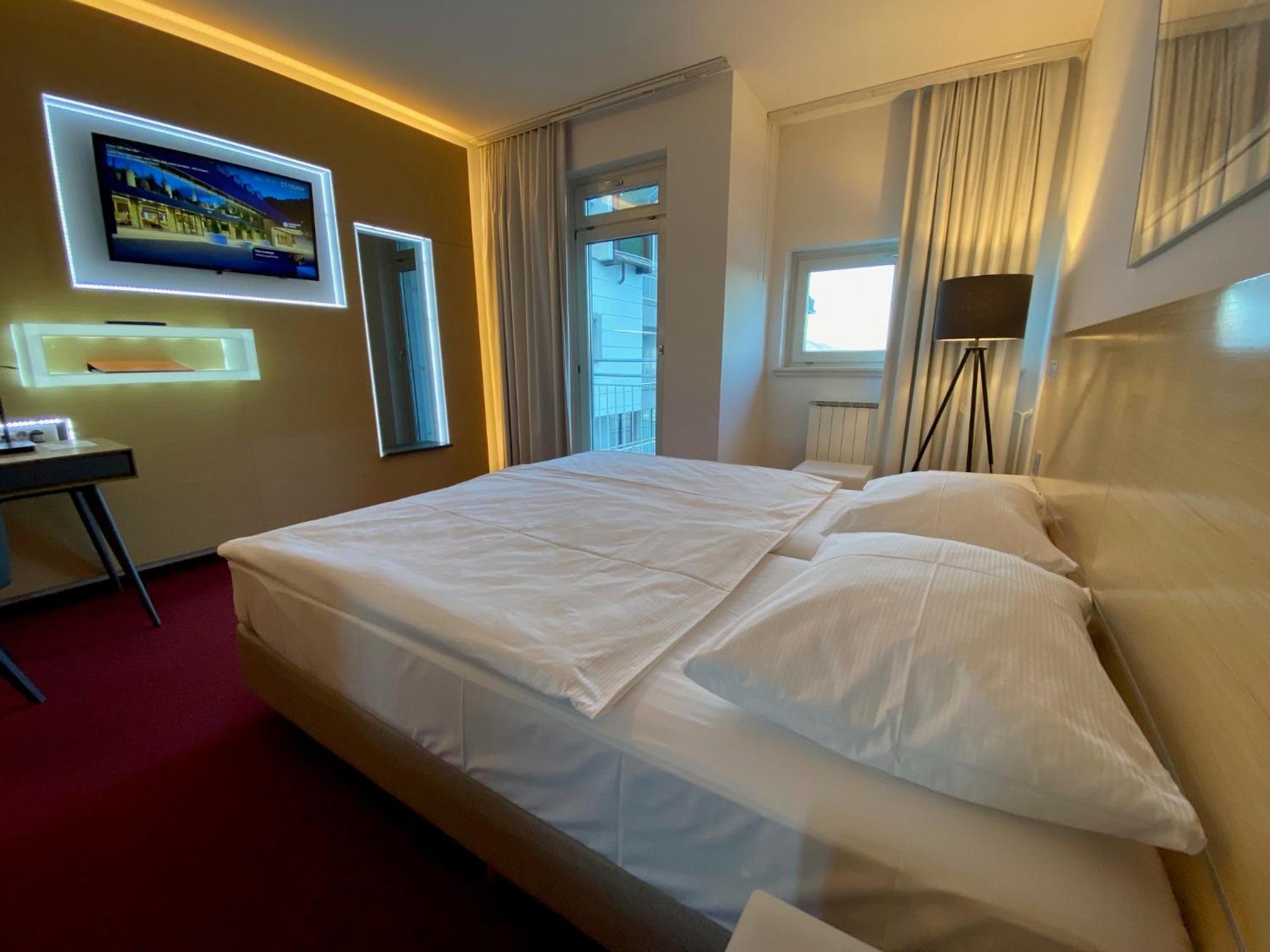 Double Room - Photo 3