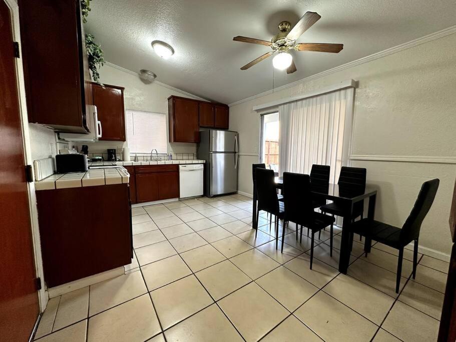 Three-Bedroom House photo 2