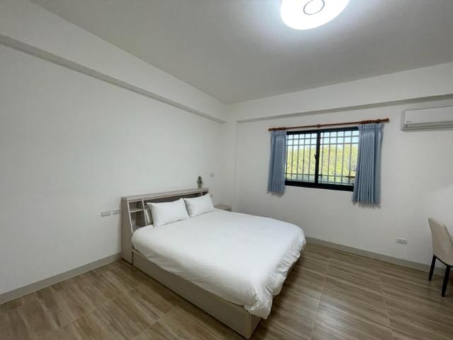 Queen Room photo 1