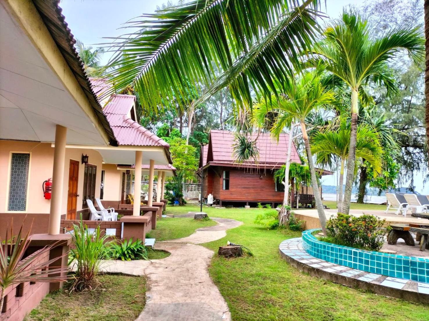 Bungalow - Beach Front photo 3