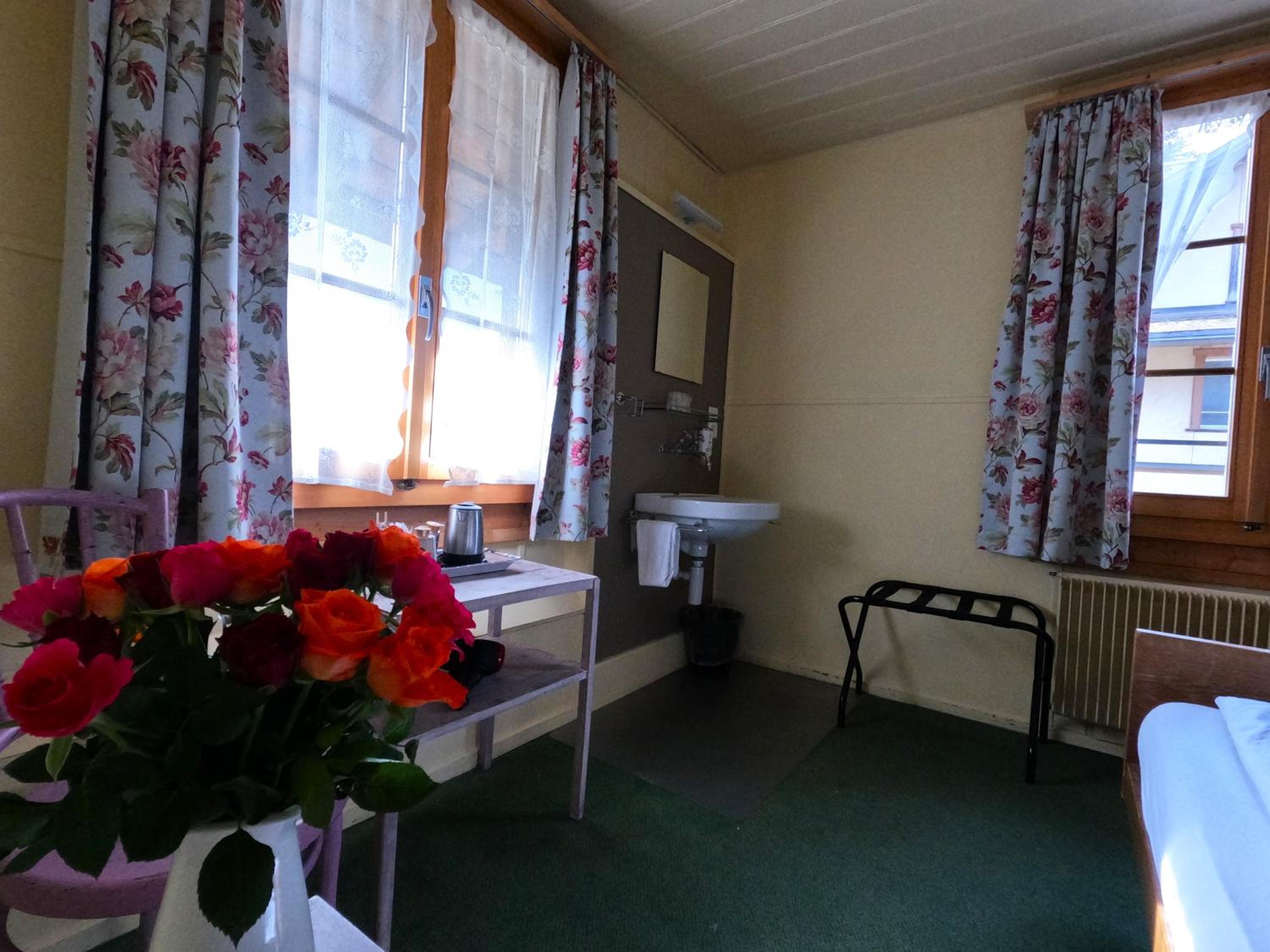 Twin Room with Shared Bathroom photo 3